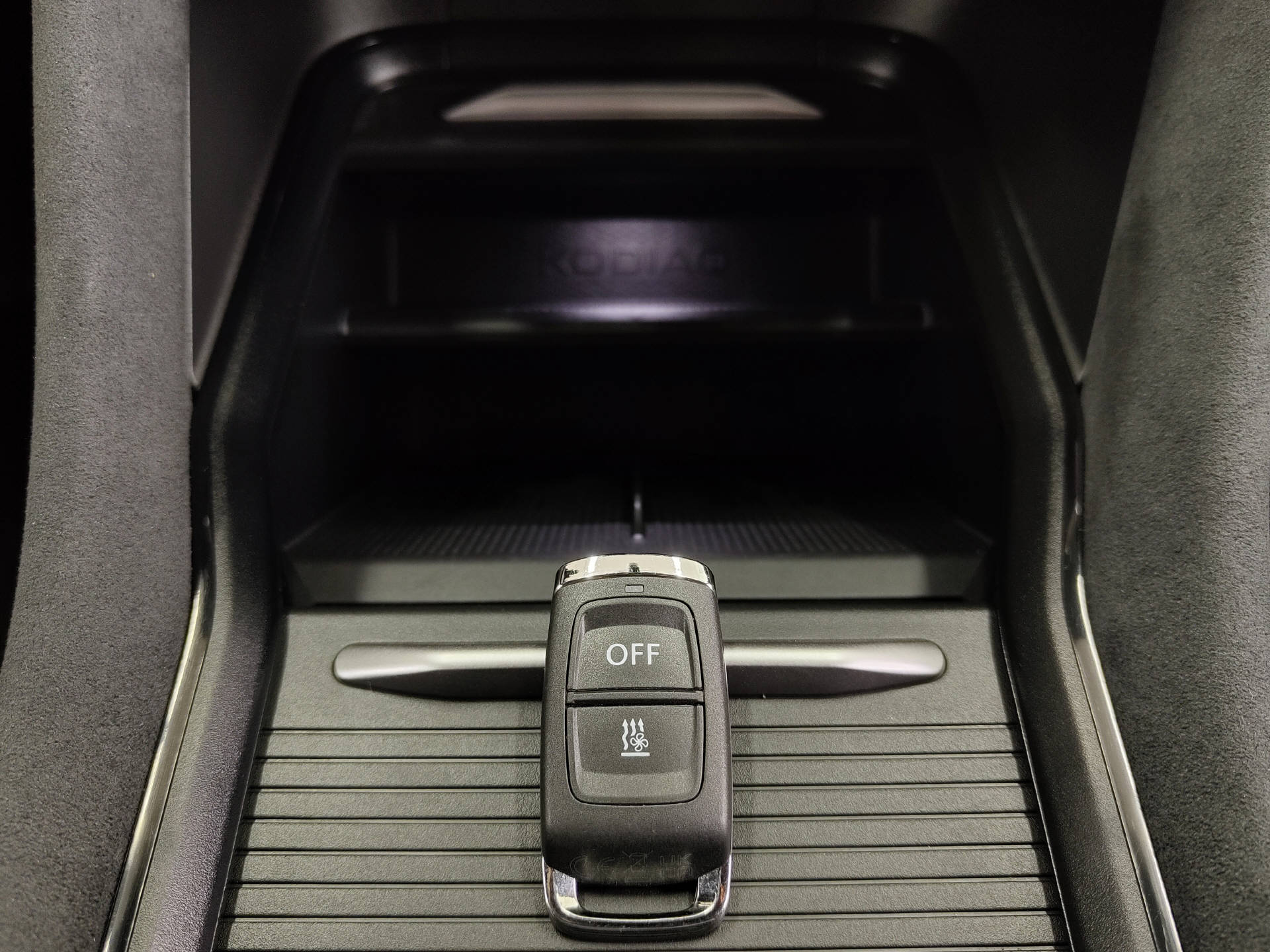 SKODA Kodiaq 2.0 TDI SportLine 4x4 DSG-image-12