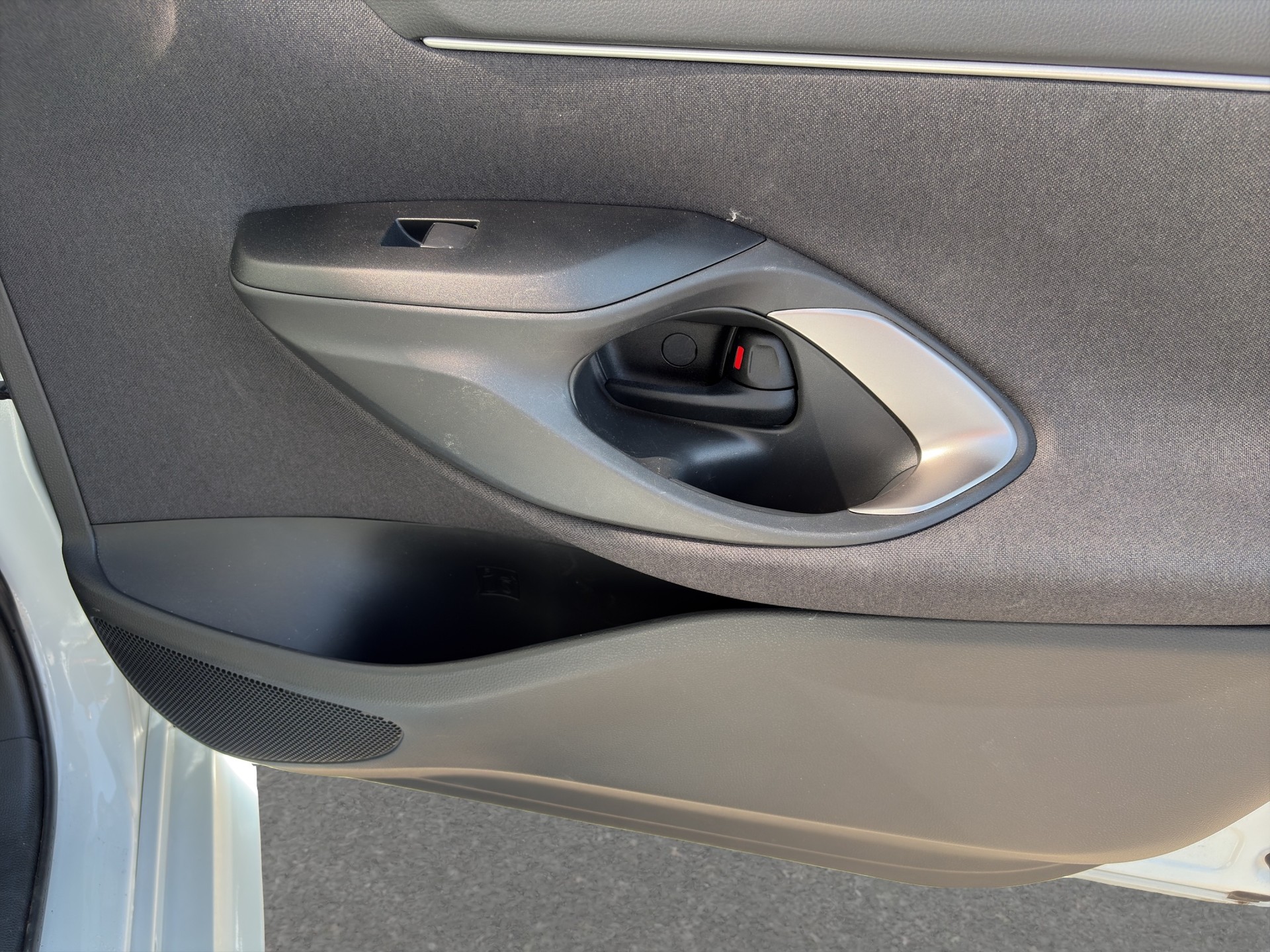 TOYOTA Yaris 1.5 Premium e-CVT-image-13