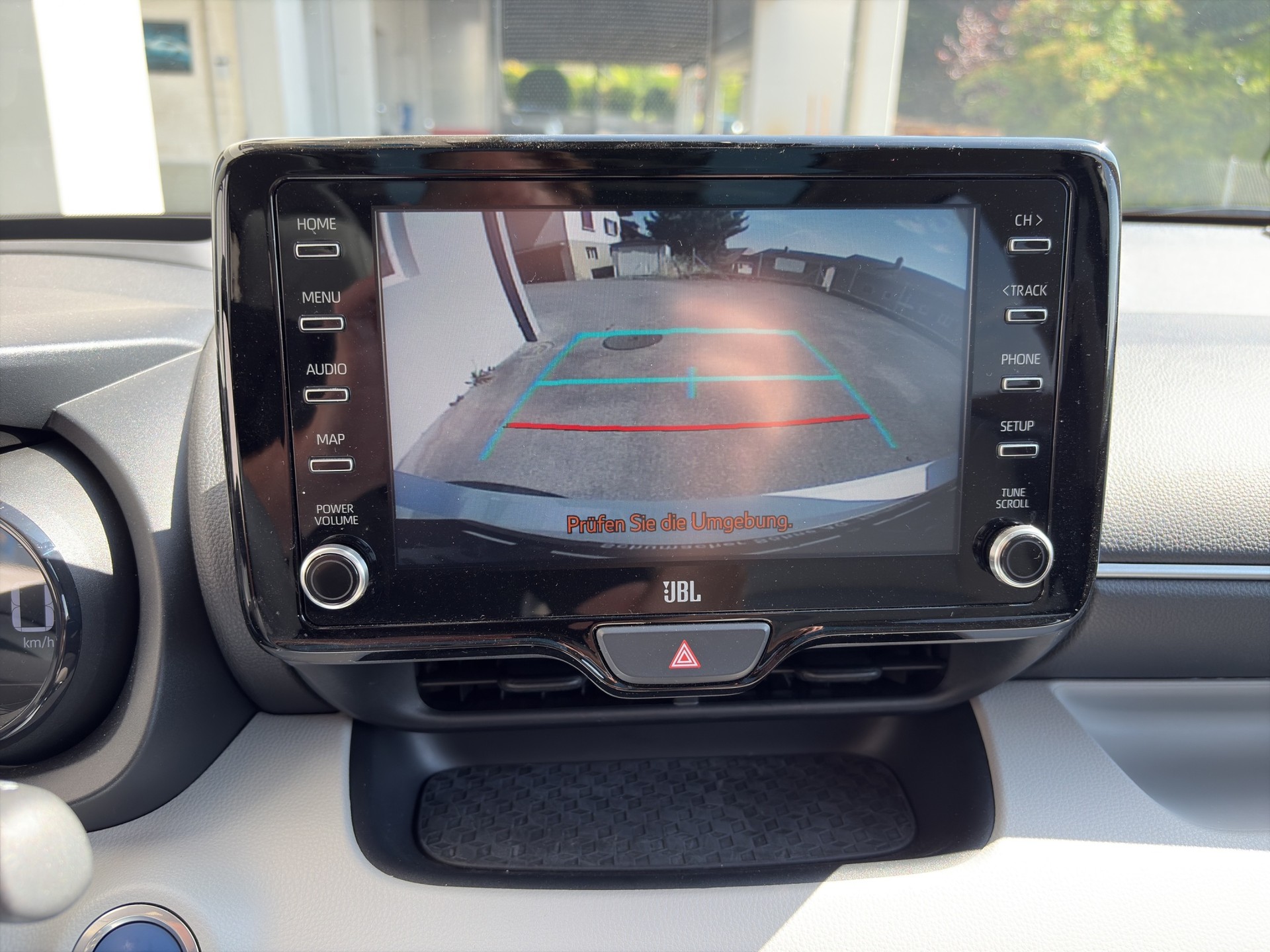 TOYOTA Yaris 1.5 Premium e-CVT-image-20