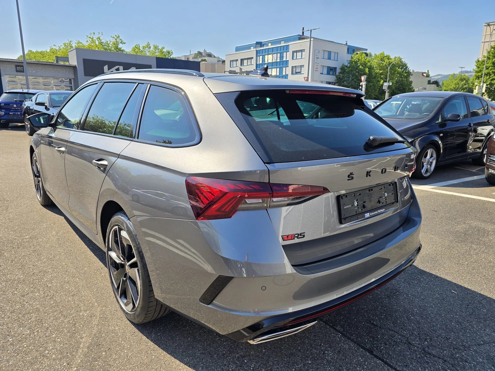SKODA Octavia Combi 1.4 TSI PHEV DSG RS-image-5