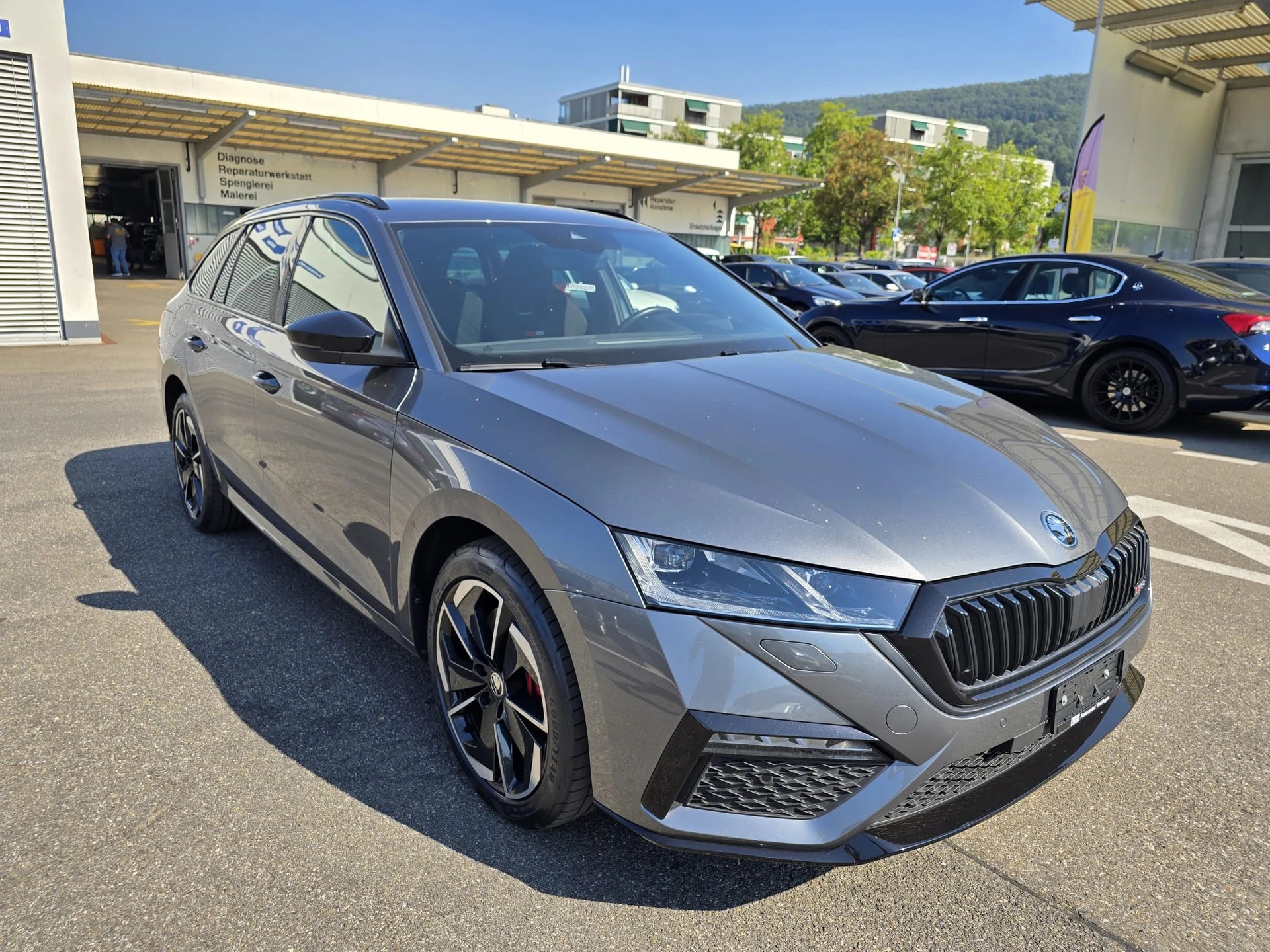 SKODA Octavia Combi 1.4 TSI PHEV DSG RS-image-1