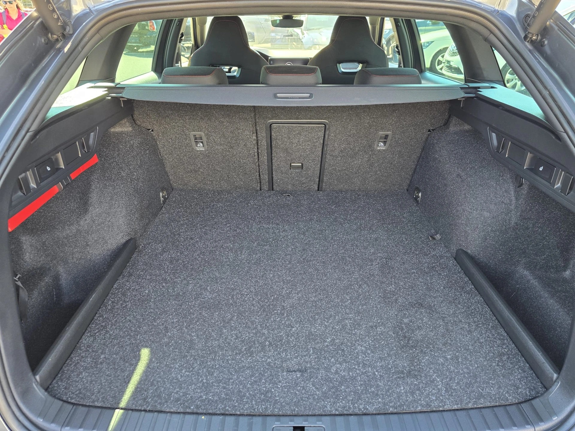 SKODA Octavia Combi 1.4 TSI PHEV DSG RS-image-15