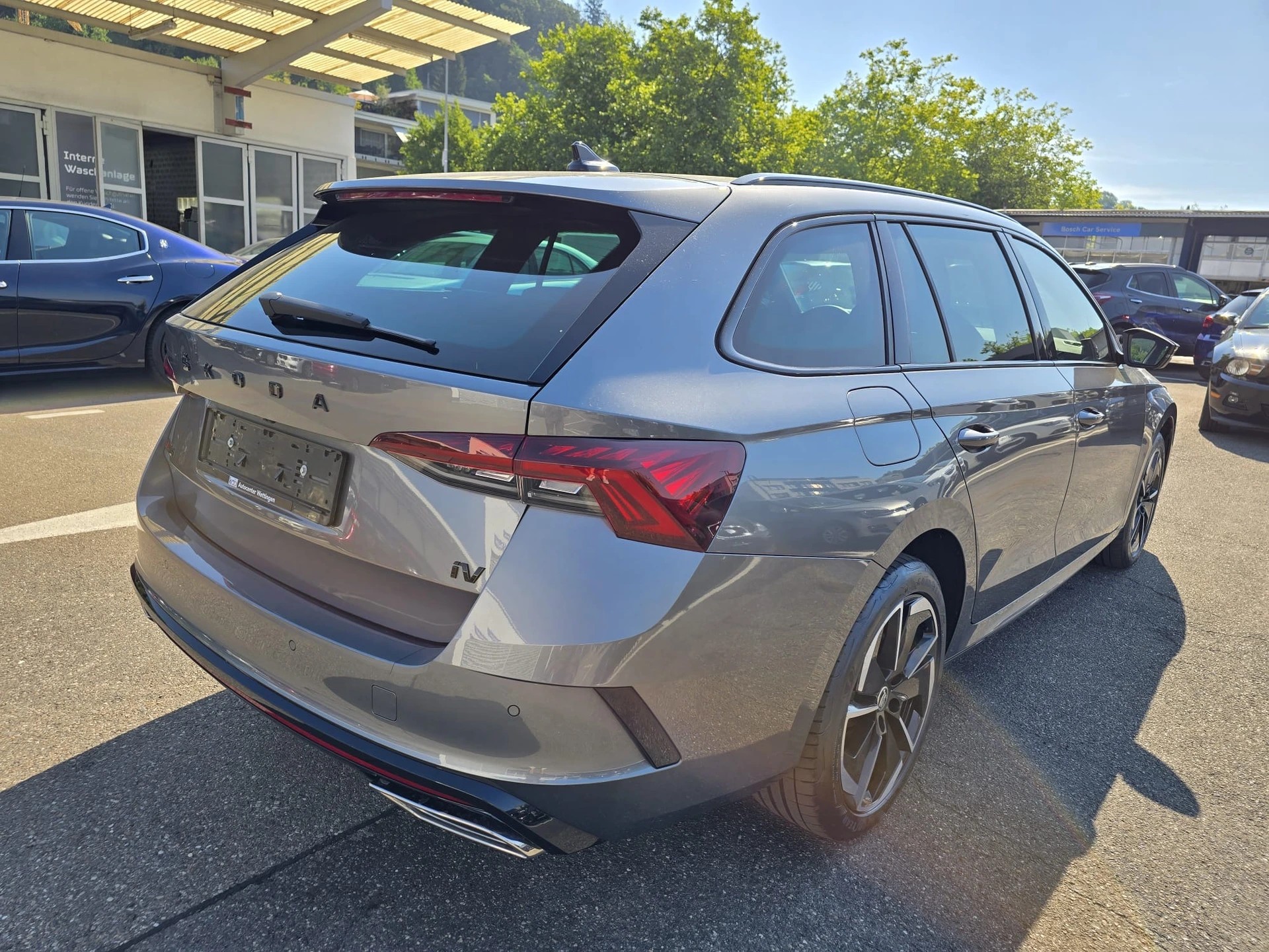 SKODA Octavia Combi 1.4 TSI PHEV DSG RS-image-3