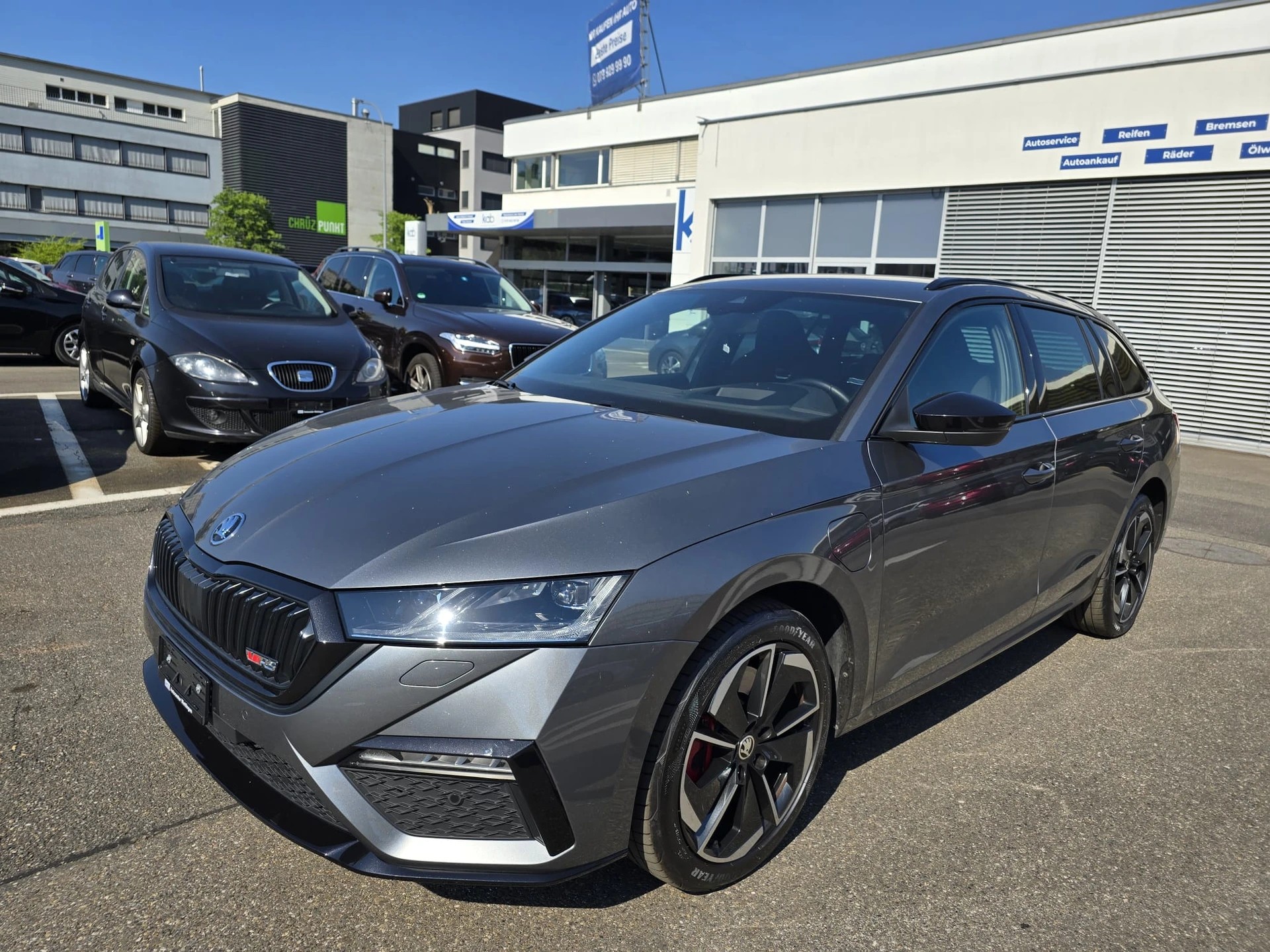 SKODA Octavia Combi 1.4 TSI PHEV DSG RS-image-0