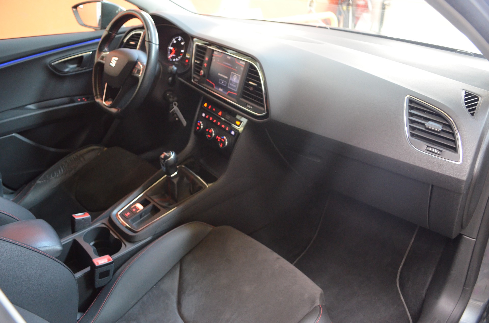 SEAT Leon ST 2.0 TDI CR FR 4Drive-image-8
