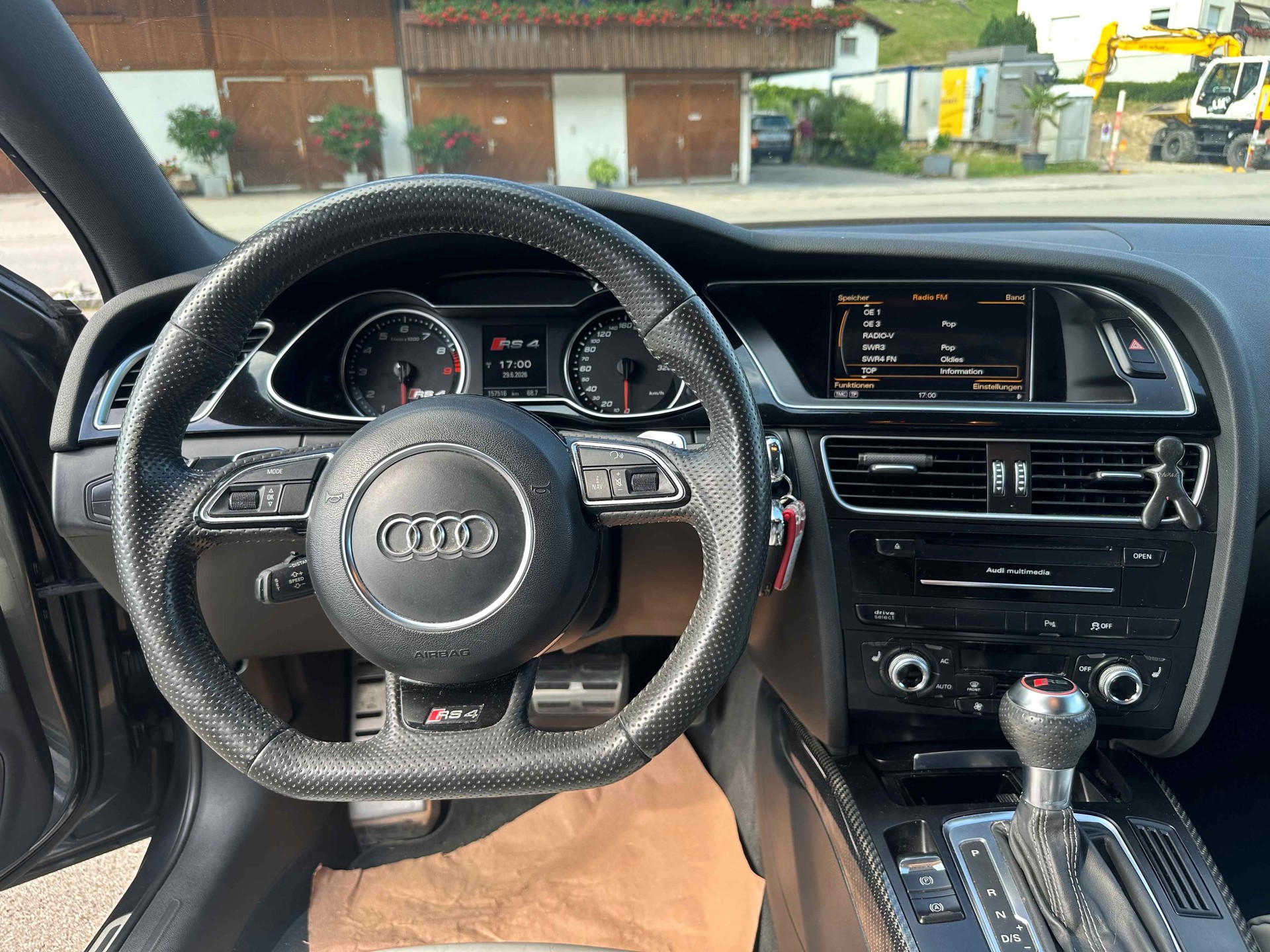 AUDI RS4 Avant 4.2 V8 FSI quattro S-Tronic-image-10
