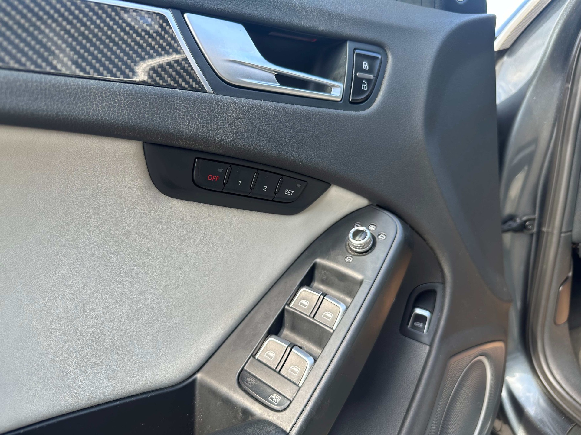 AUDI RS4 Avant 4.2 V8 FSI quattro S-Tronic-image-14