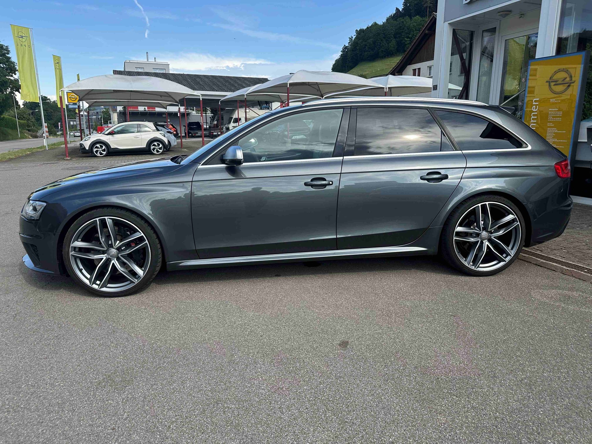 AUDI RS4 Avant 4.2 V8 FSI quattro S-Tronic-image-3
