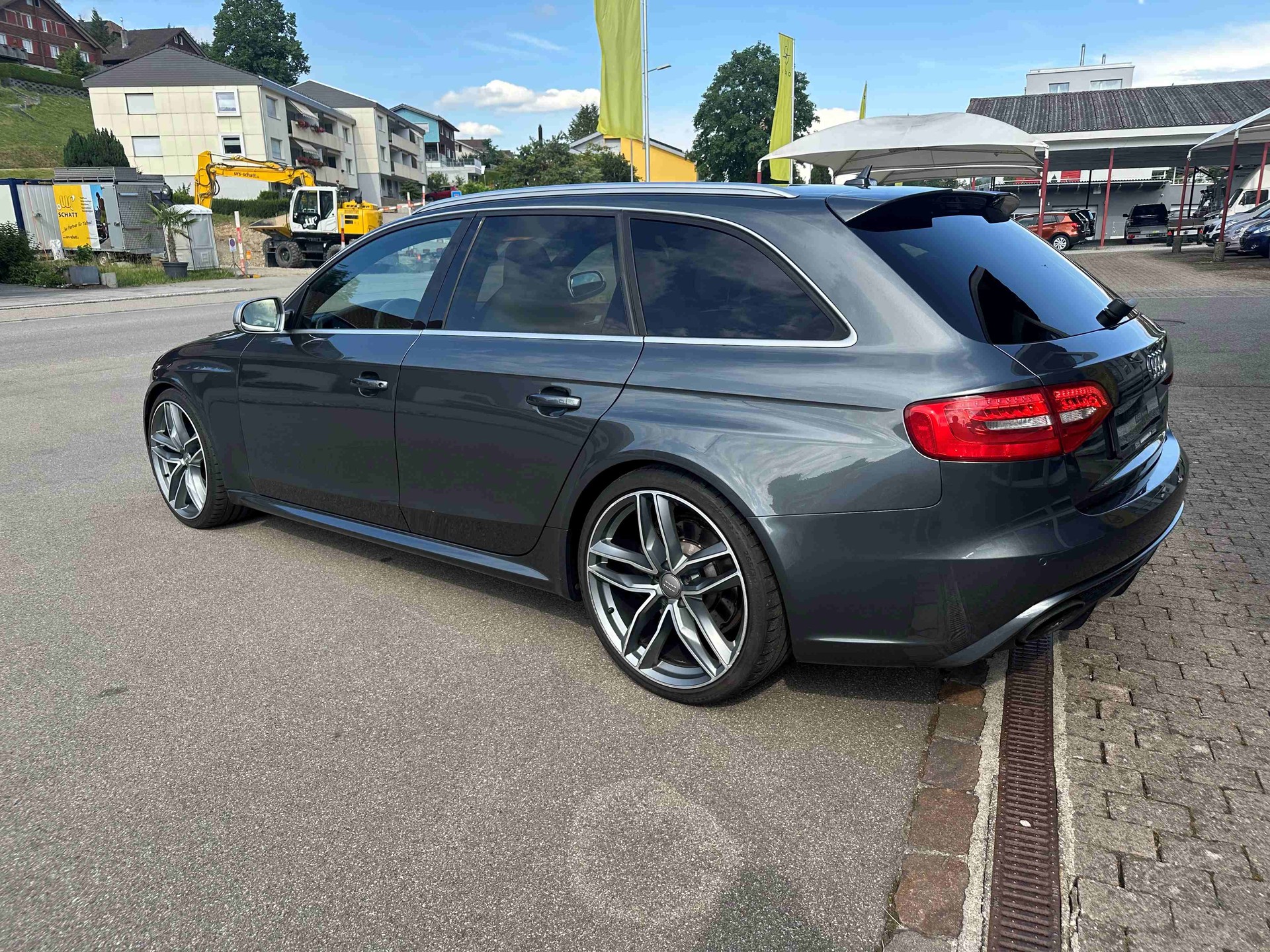 AUDI RS4 Avant 4.2 V8 FSI quattro S-Tronic-image-4