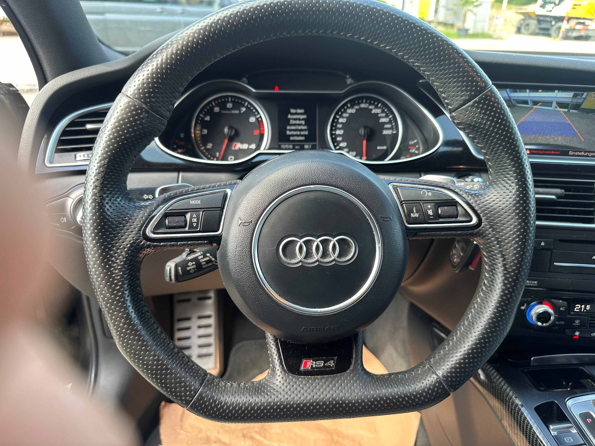 AUDI RS4 Avant 4.2 V8 FSI quattro S-Tronic-image-9