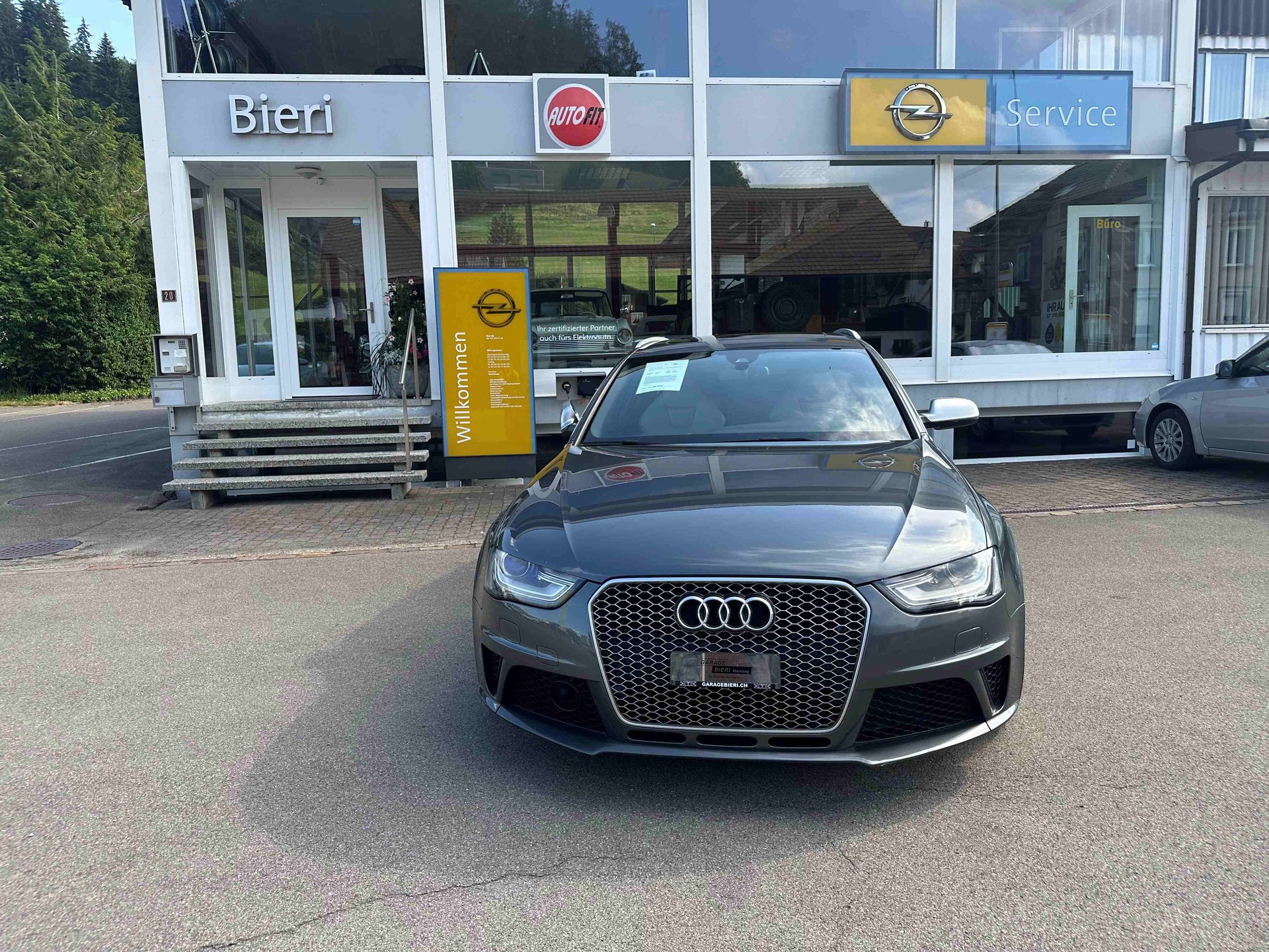 AUDI RS4 Avant 4.2 V8 FSI quattro S-Tronic-image-1