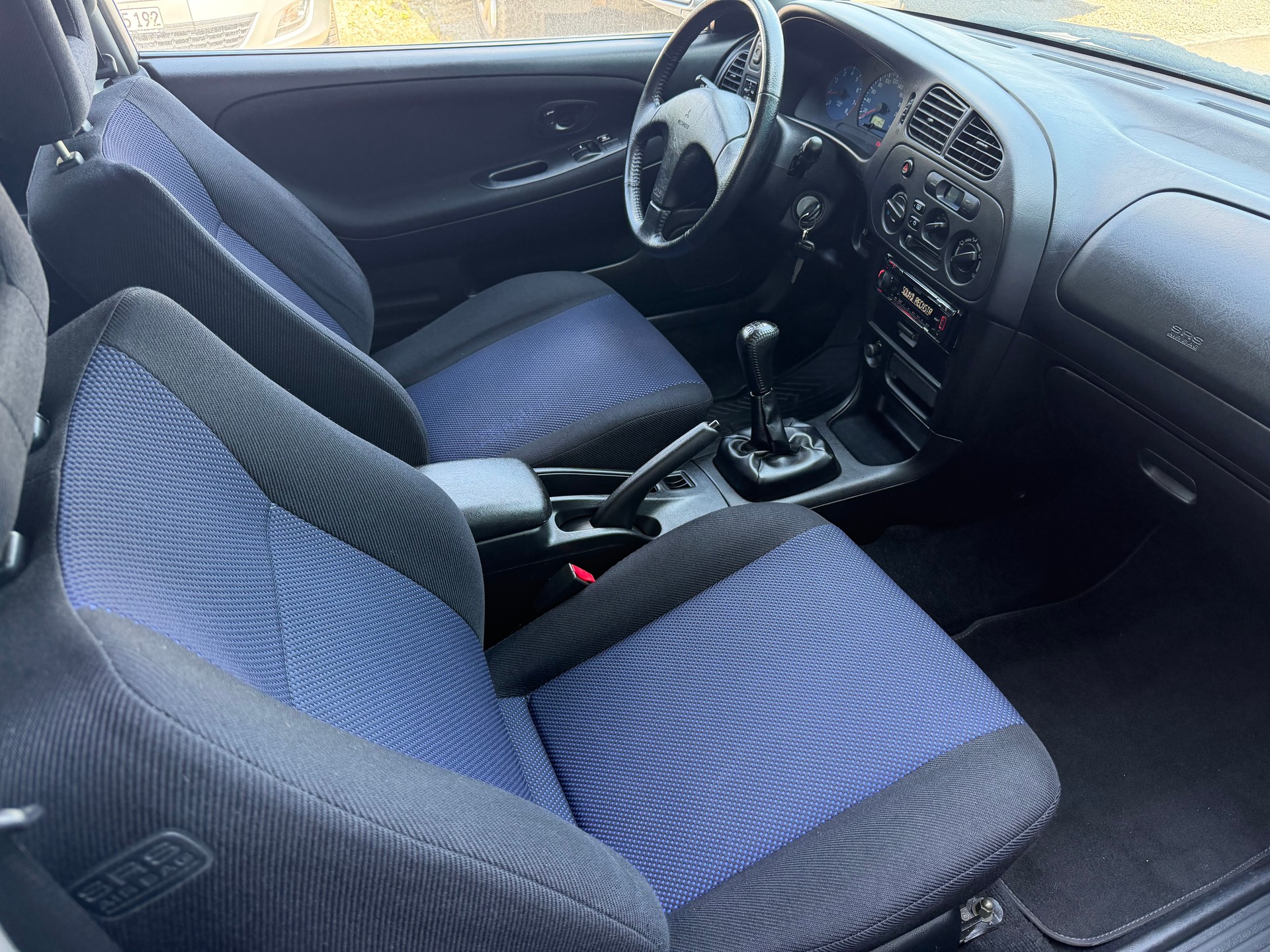 MITSUBISHI Colt 1.3 16V Silver 25-image-8