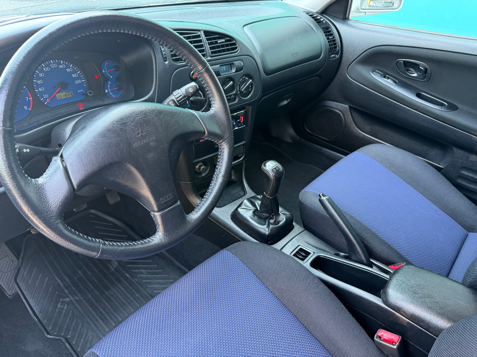 MITSUBISHI Colt 1.3 16V Silver 25-image-6