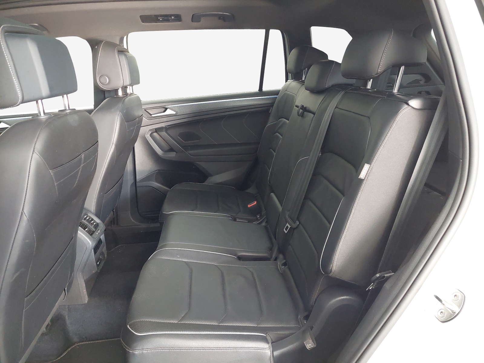 VW Tiguan Allspace 2.0TSI R-Line 4Motion DSG-image-11