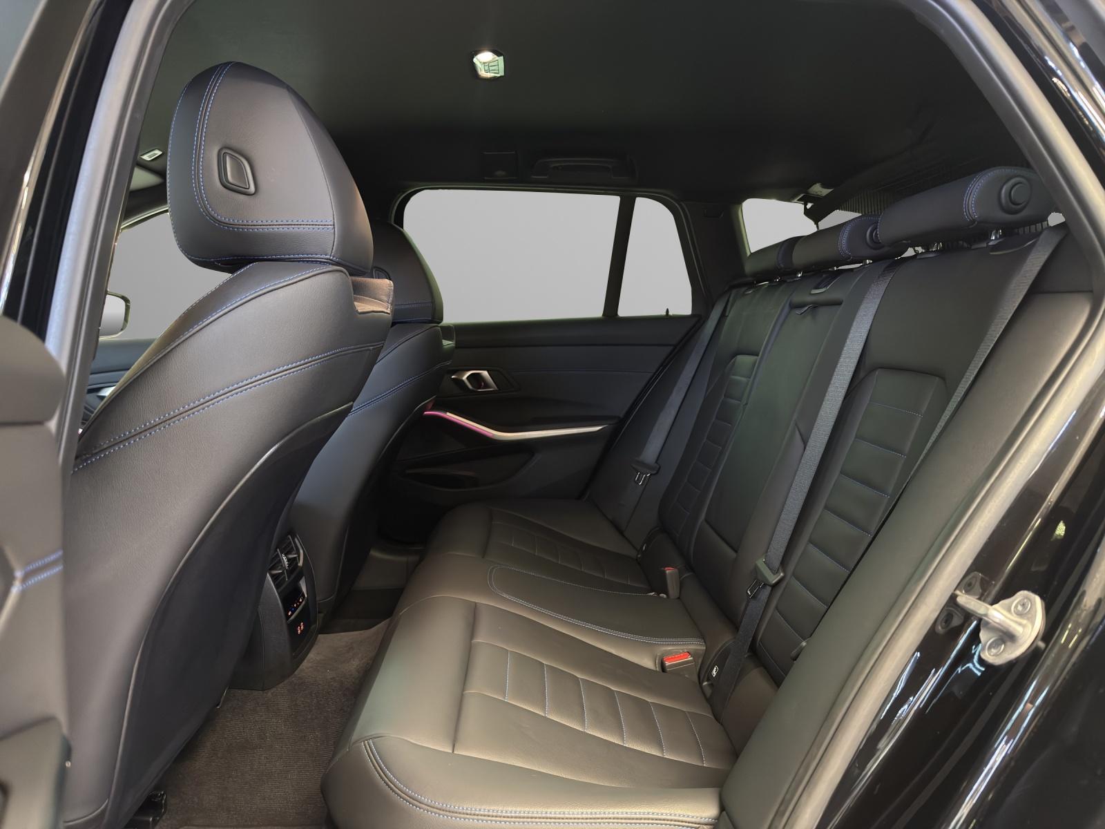 BMW 320d xDrive Touring M-SportPaket-image-16
