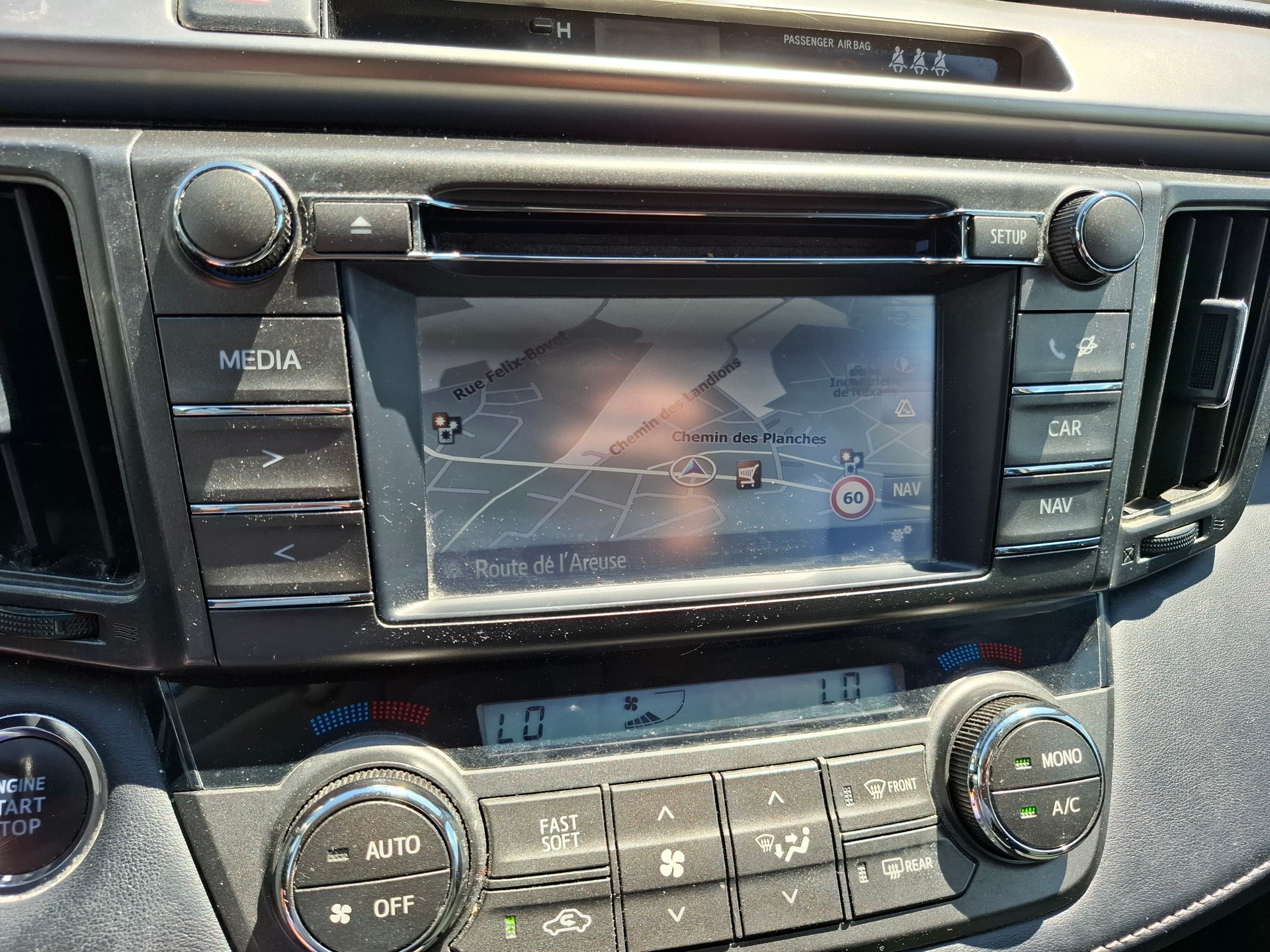 TOYOTA RAV-4 2.2D-CAT Sol Premium AT-image-12