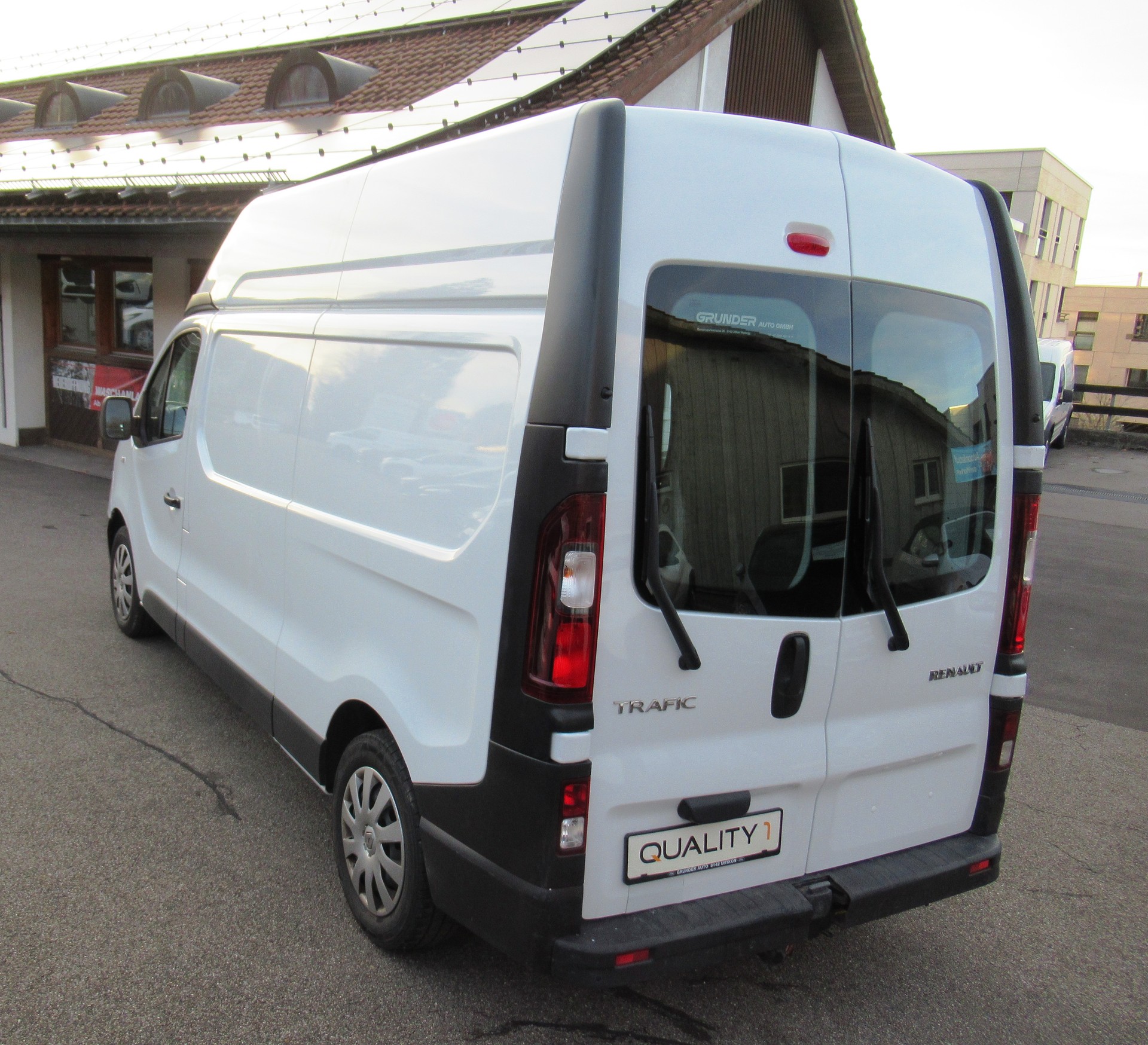 RENAULT Trafic 2.0 ENERGY dCi145 3.0t Business L2H2-image-1
