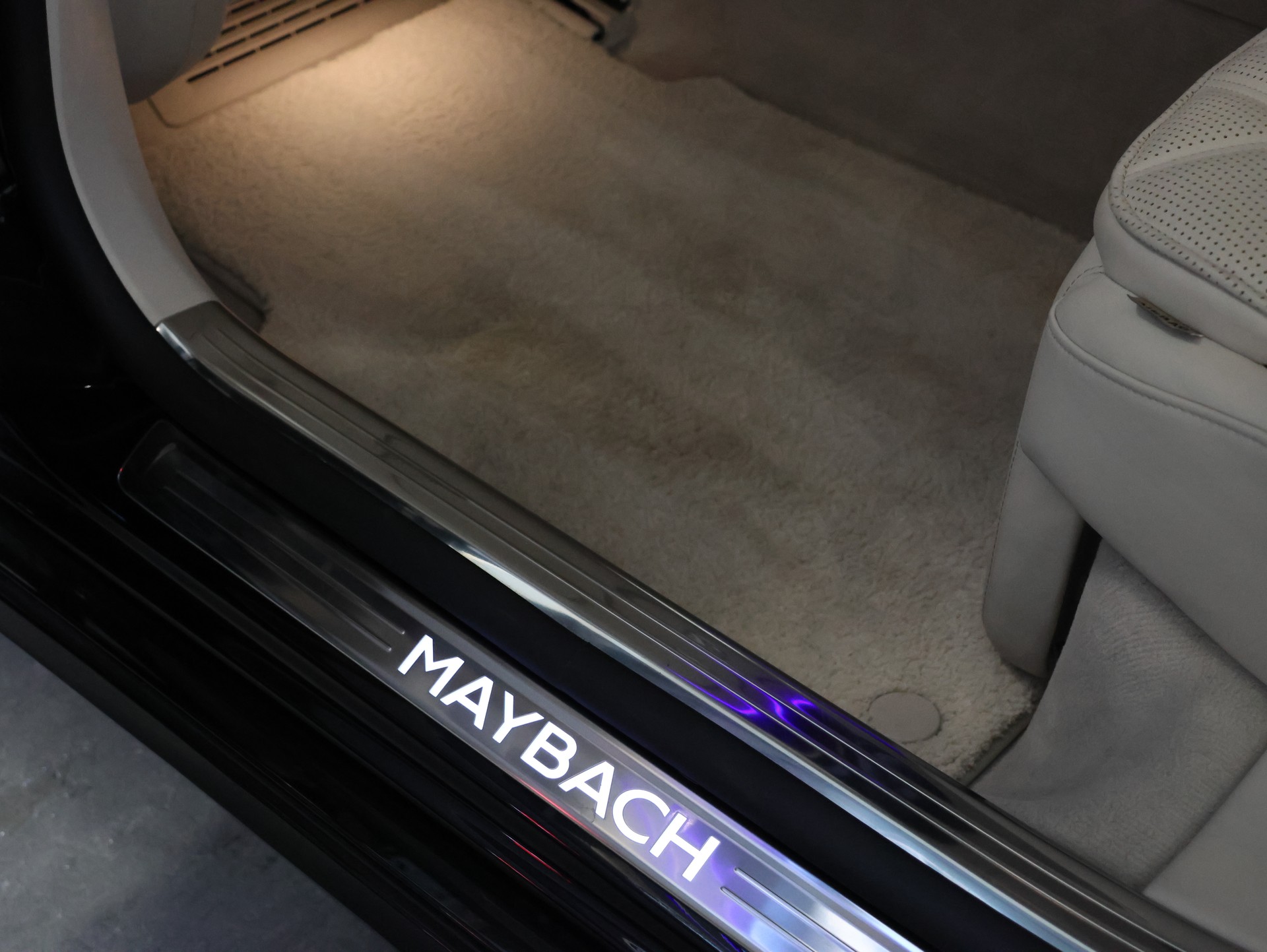 MERCEDES-BENZ S 580 4Matic Maybach Business Class 9G-Tronic *Massagesitze* *Burmester* *Panoramadach*-image-31