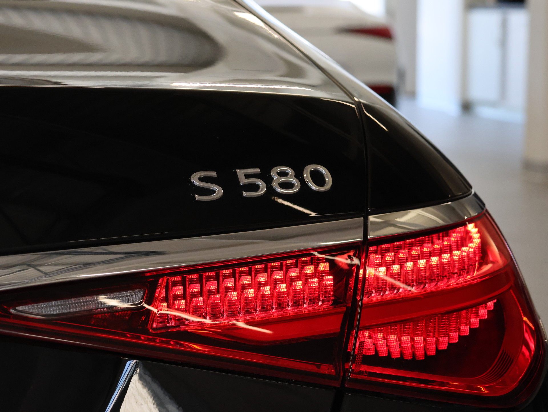 MERCEDES-BENZ S 580 4Matic Maybach Business Class 9G-Tronic *Massagesitze* *Burmester* *Panoramadach*-image-34
