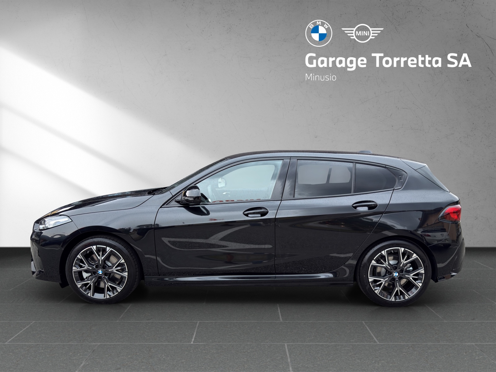BMW 123 xDrive M Sport Steptronic-image-1