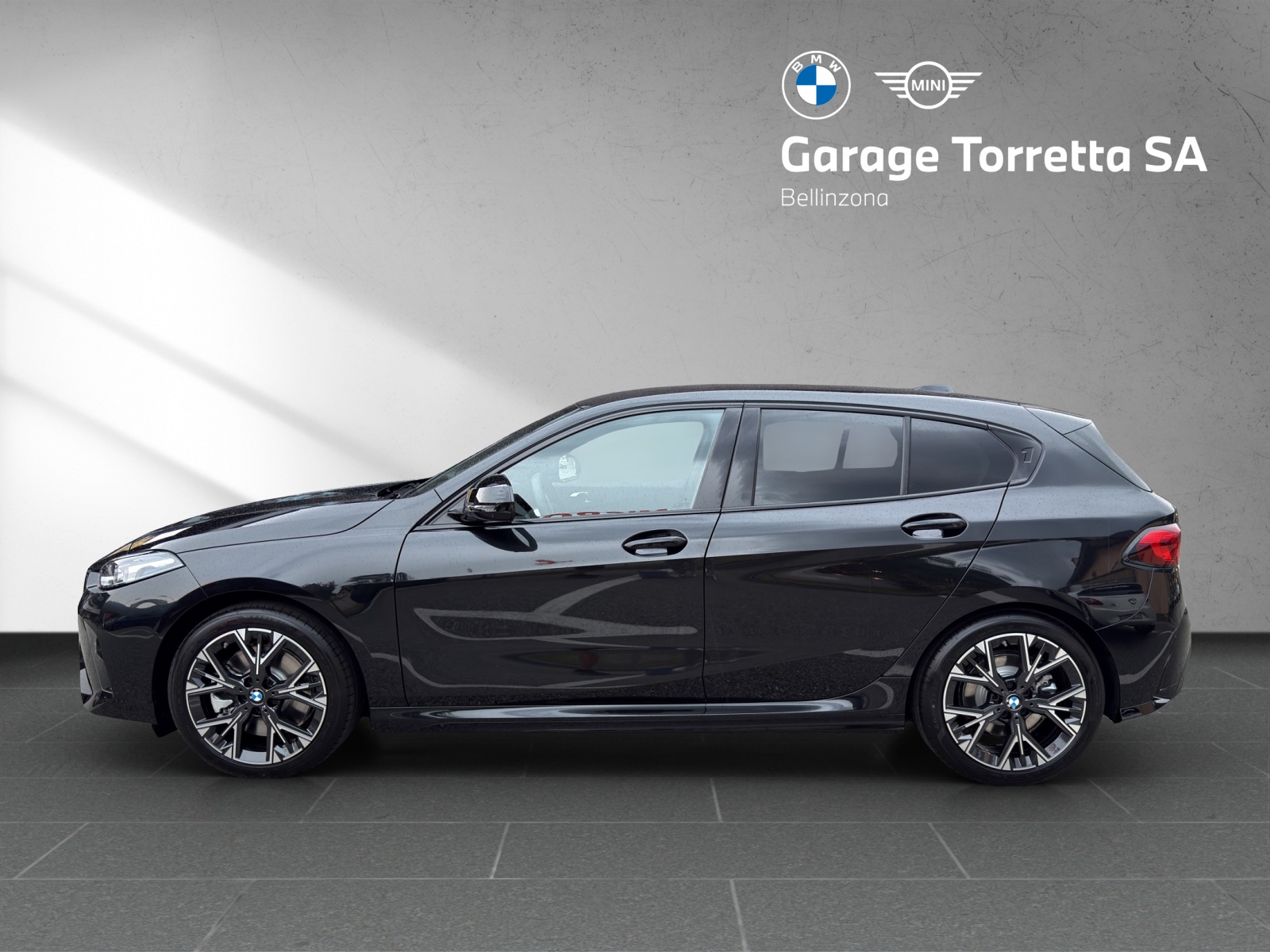 BMW 123 xDrive M Sport Steptronic-image-1