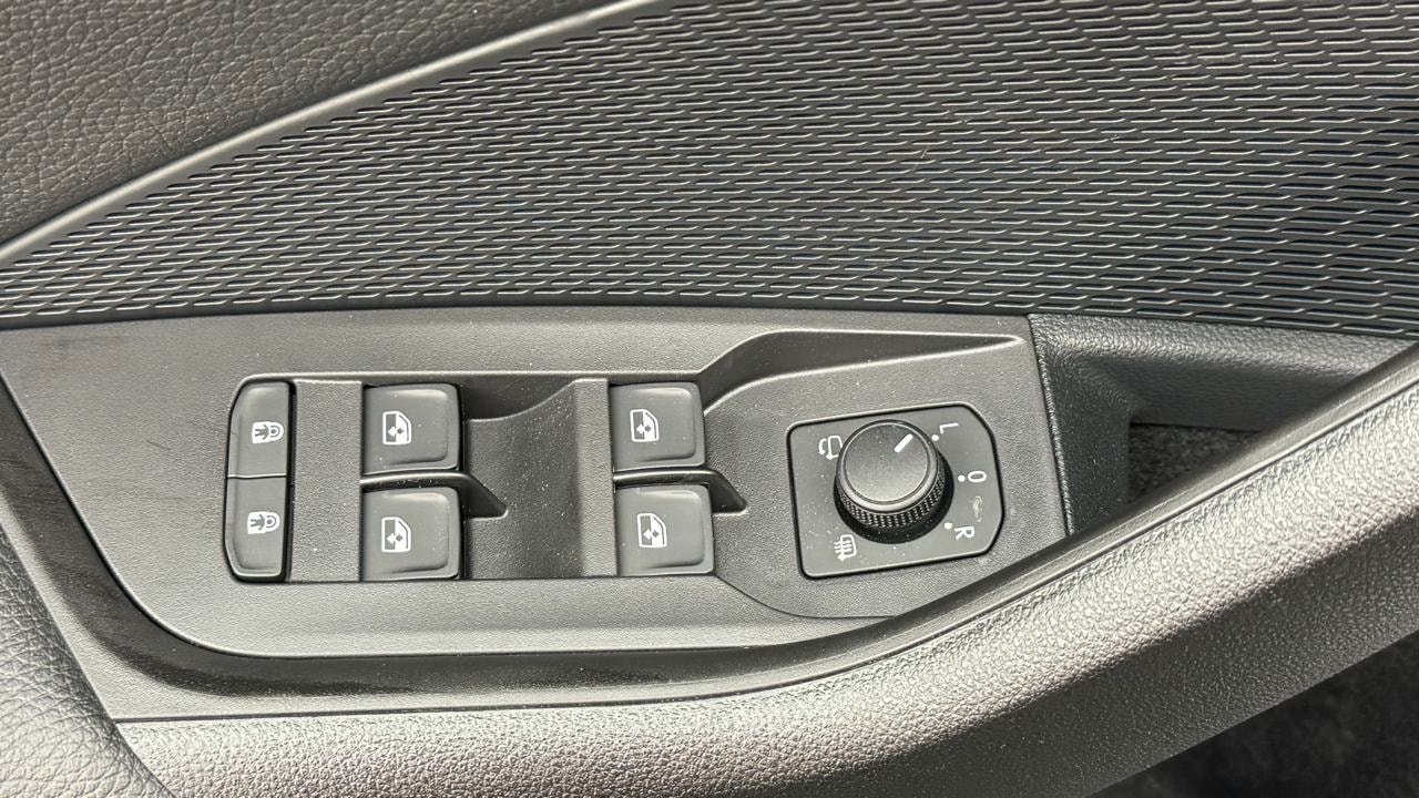 SKODA Octavia Combi 2.0 TSI DSG RS-image-8