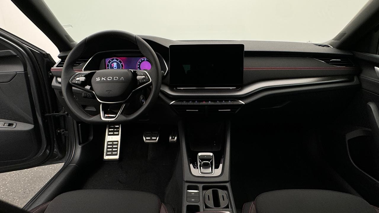 SKODA Octavia Combi 2.0 TSI DSG RS-image-5