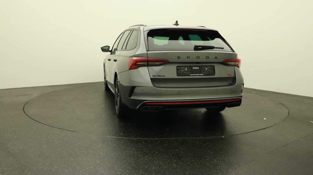 SKODA Octavia Combi 2.0 TSI DSG RS-image-3