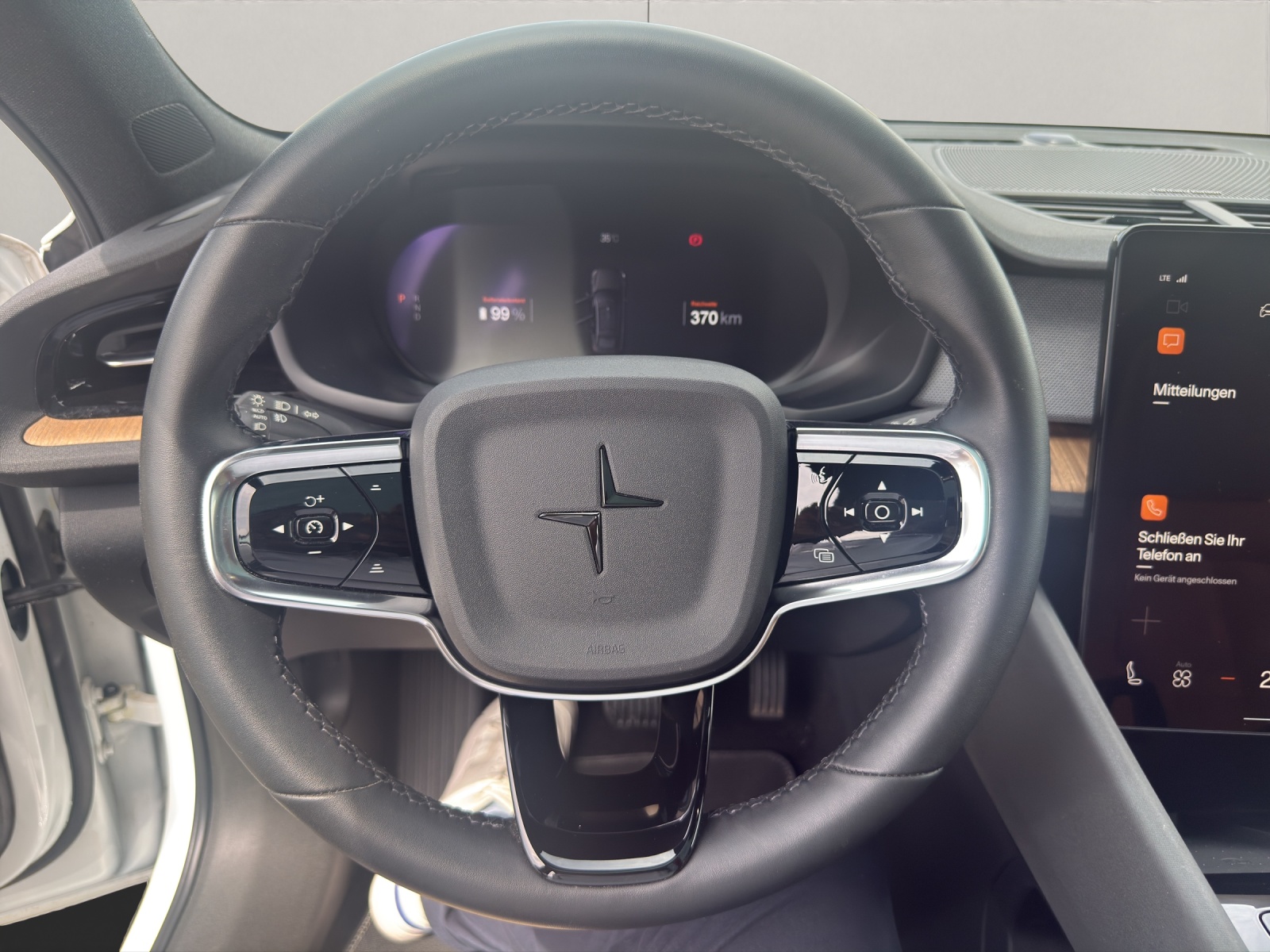 POLESTAR 2 Long Range Dual Motor-image-13