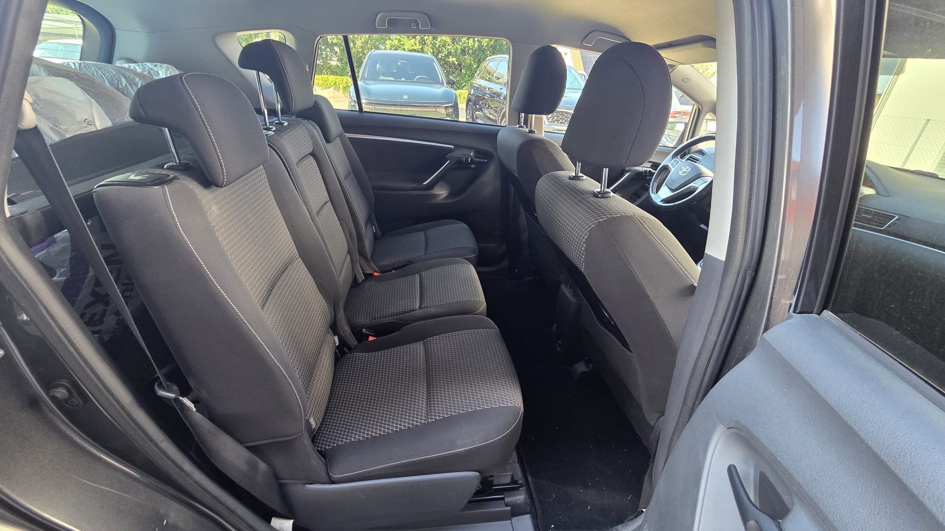 TOYOTA Verso 1.6 D-4D Luna-image-11