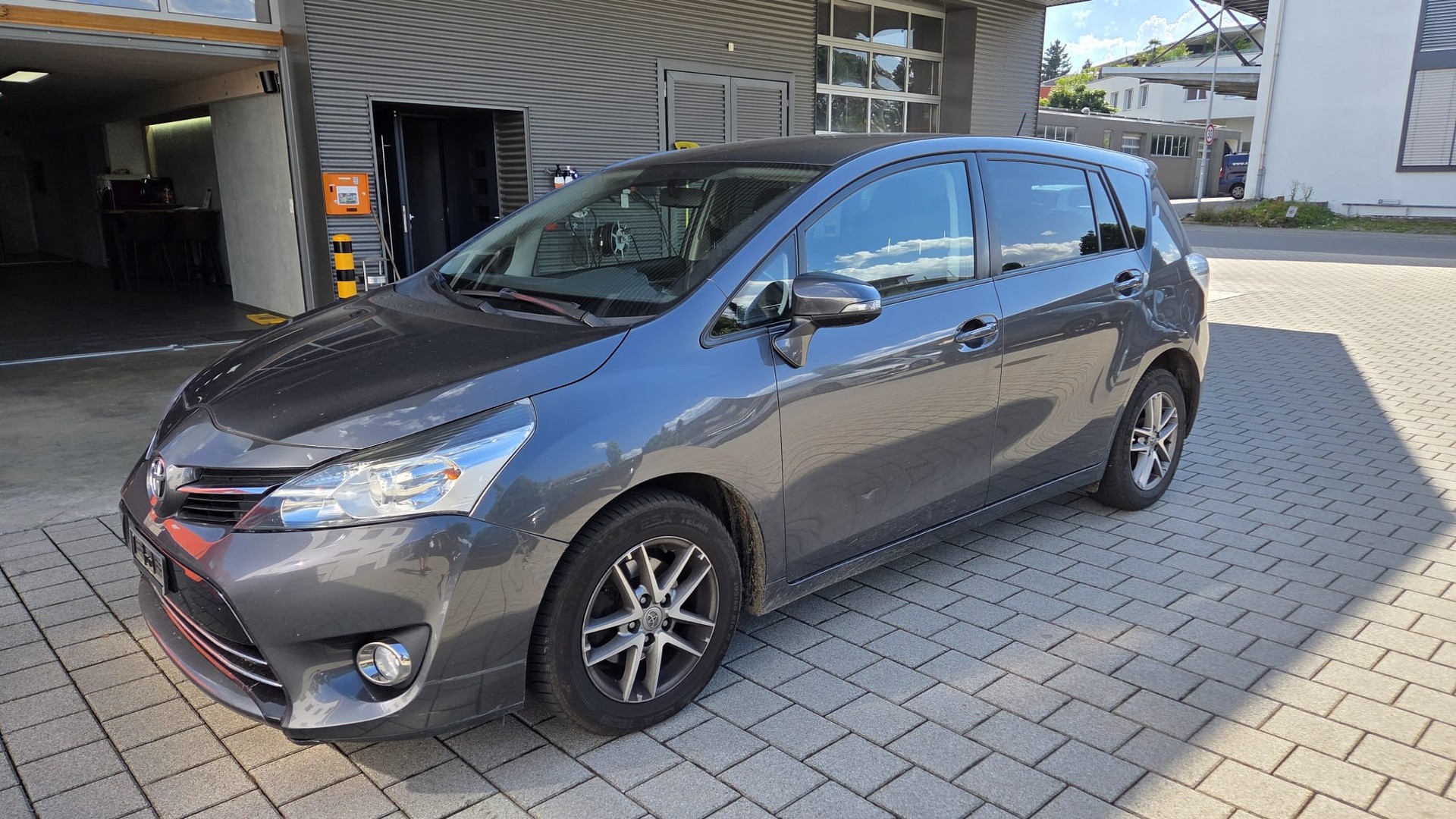 TOYOTA Verso 1.6 D-4D Luna-showroom-element-2