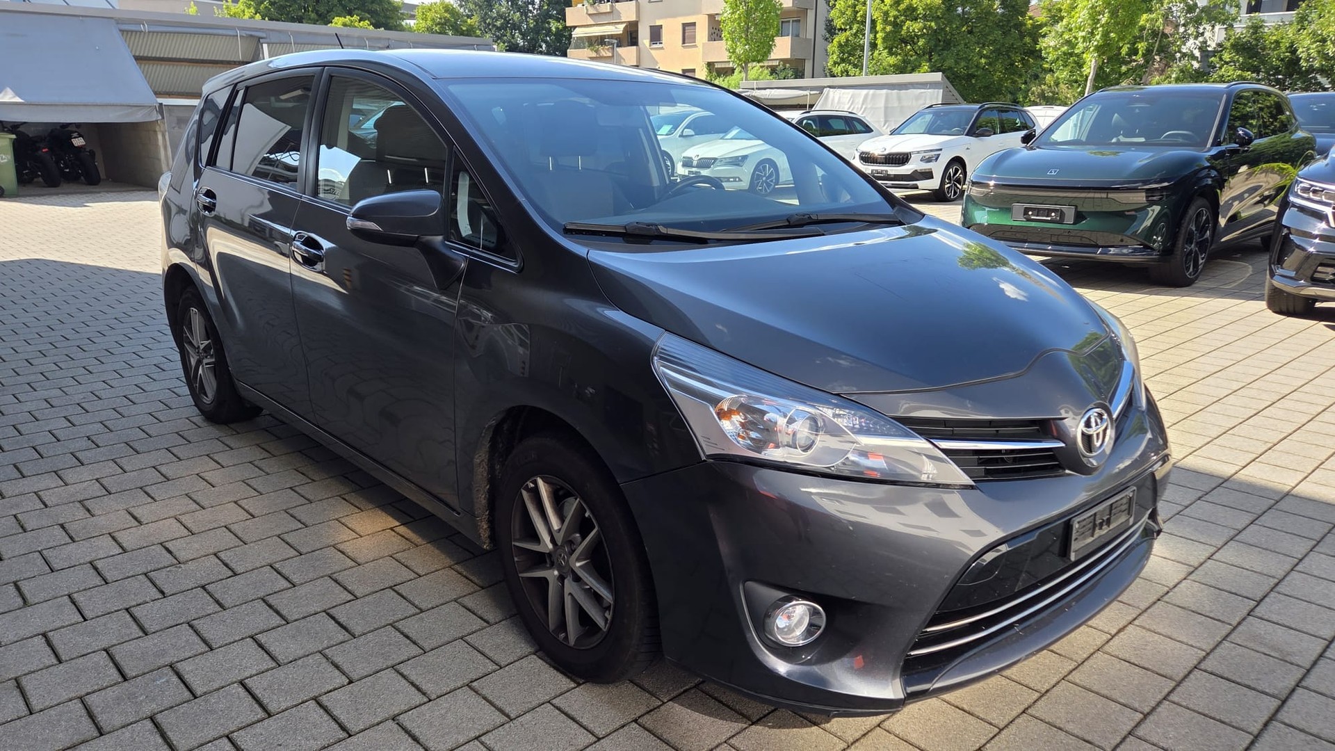 TOYOTA Verso 1.6 D-4D Luna-image-8
