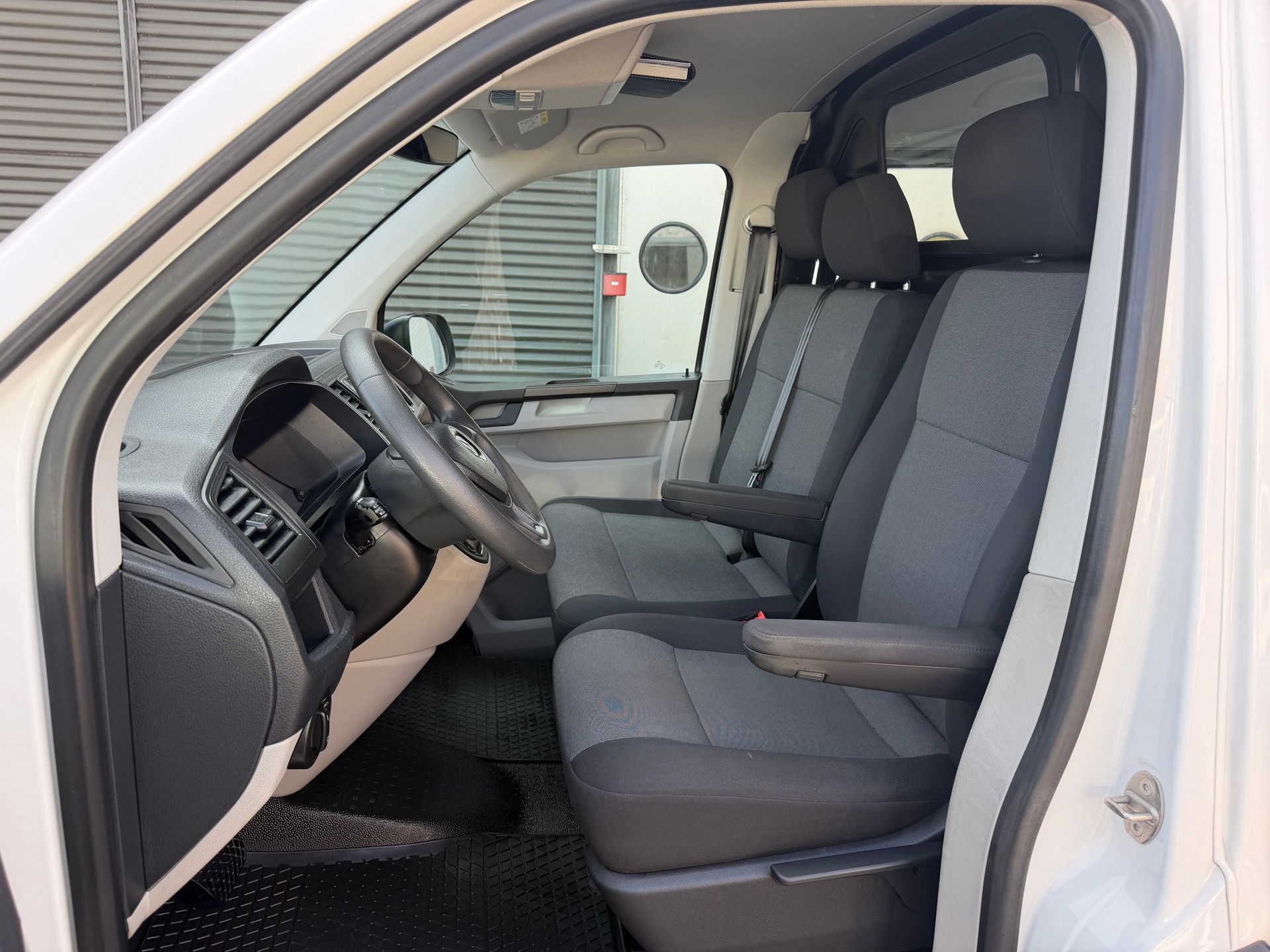 VW T6 2.0 TDI 4Motion DSG * 03x Sitzplätze * Navigation * Klimaanlage * PDC H * 02x Airbag * Tempomat * Nutzlast 918Kg * Ab MFK-image-3