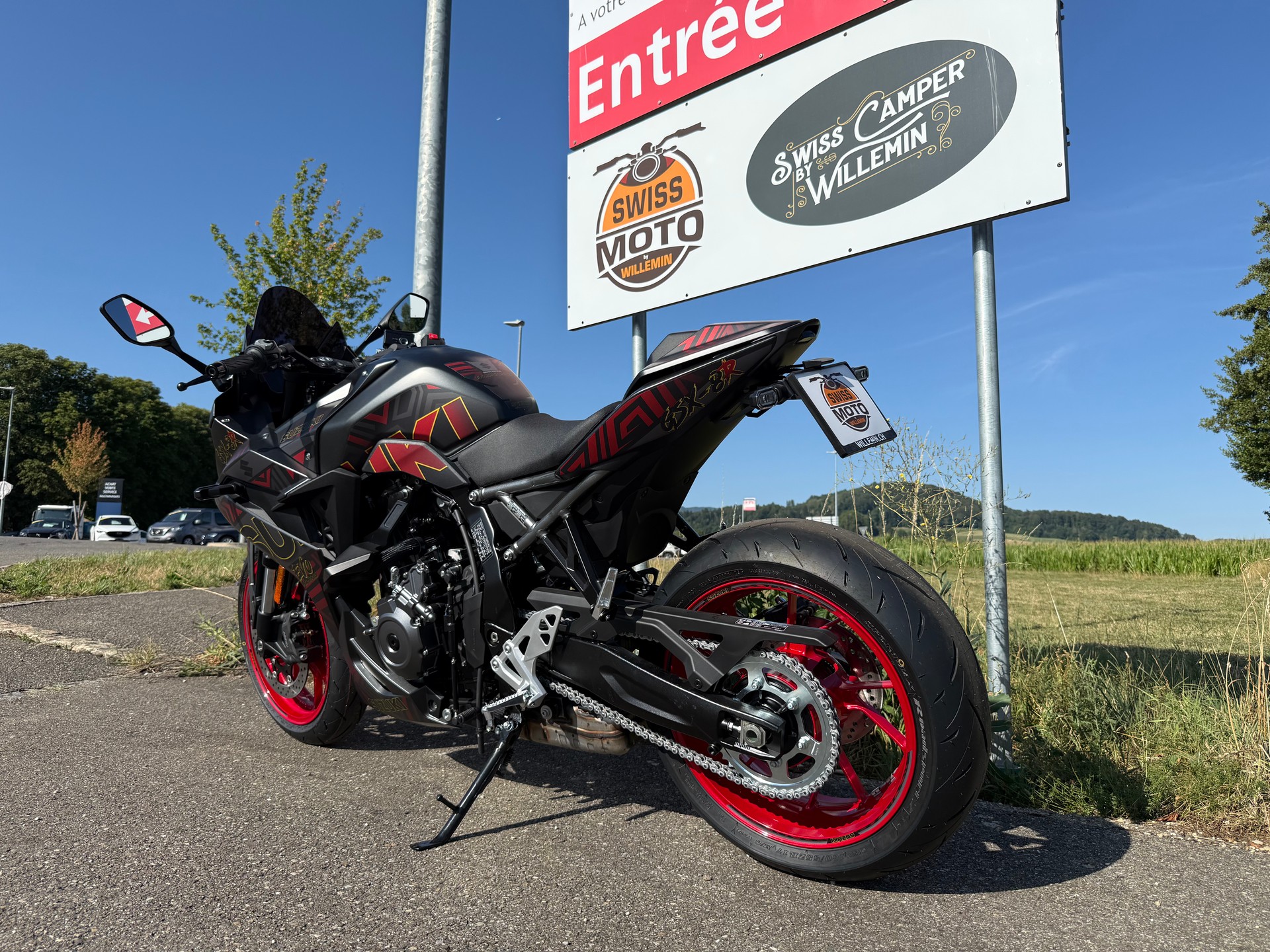SUZUKI GSX 8 S EVO-showroom-element-2