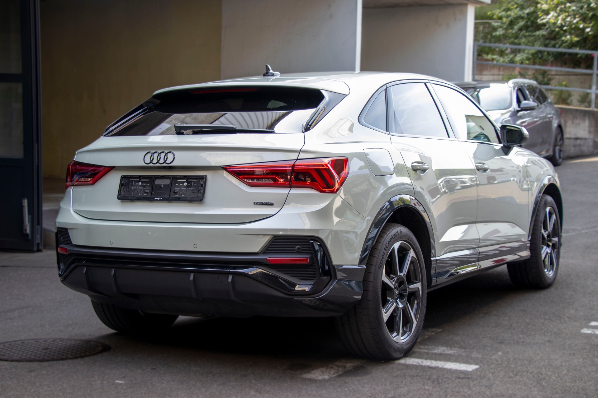 AUDI Q3 Sportback 35 TDI S line quattro S-tronic-image-2