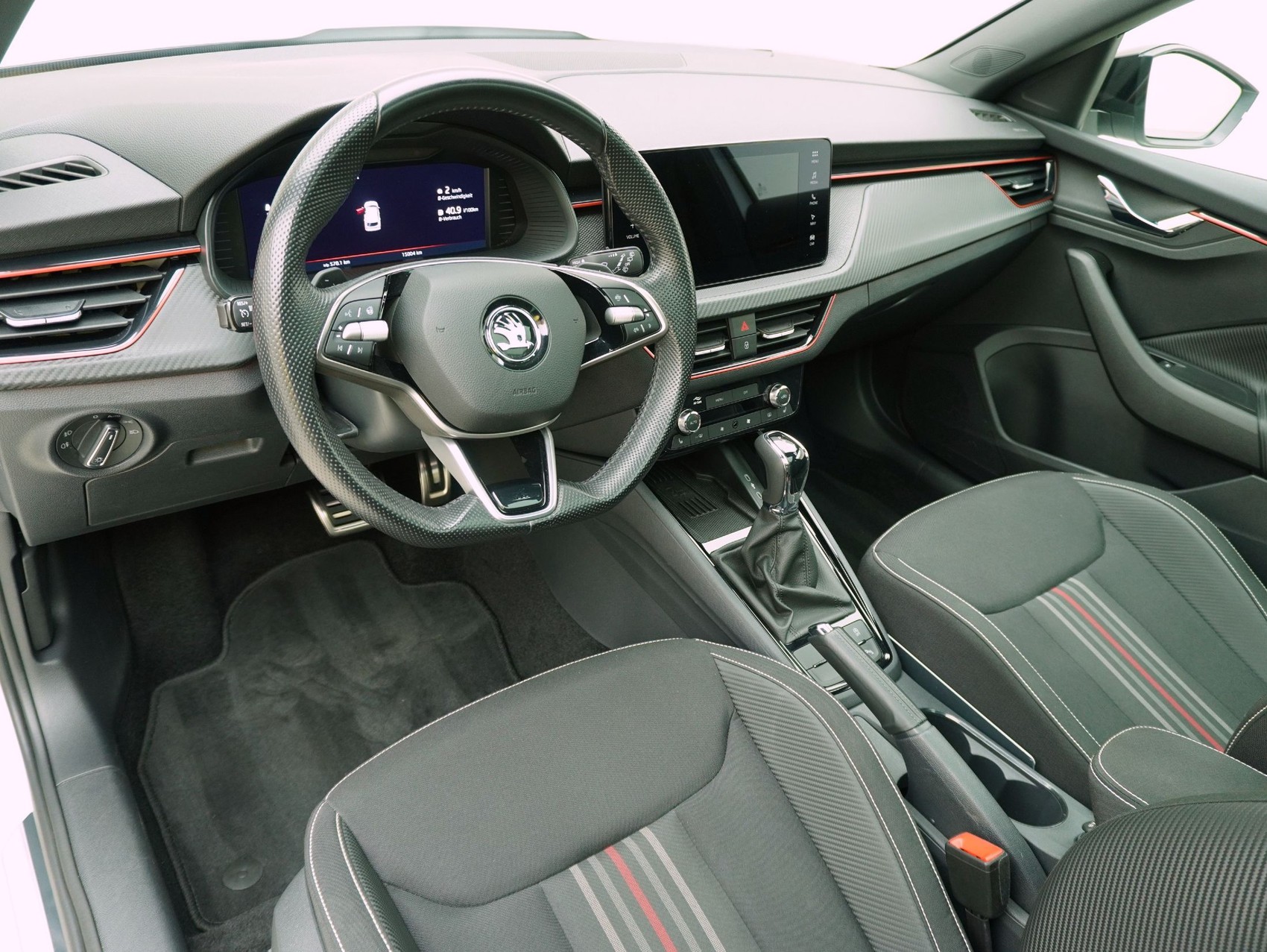 SKODA Kamiq 1.5 TSI DSG Monte Carlo-image-9