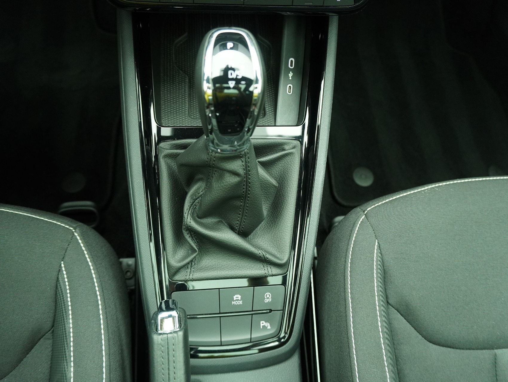 SKODA Kamiq 1.5 TSI DSG Monte Carlo-image-14