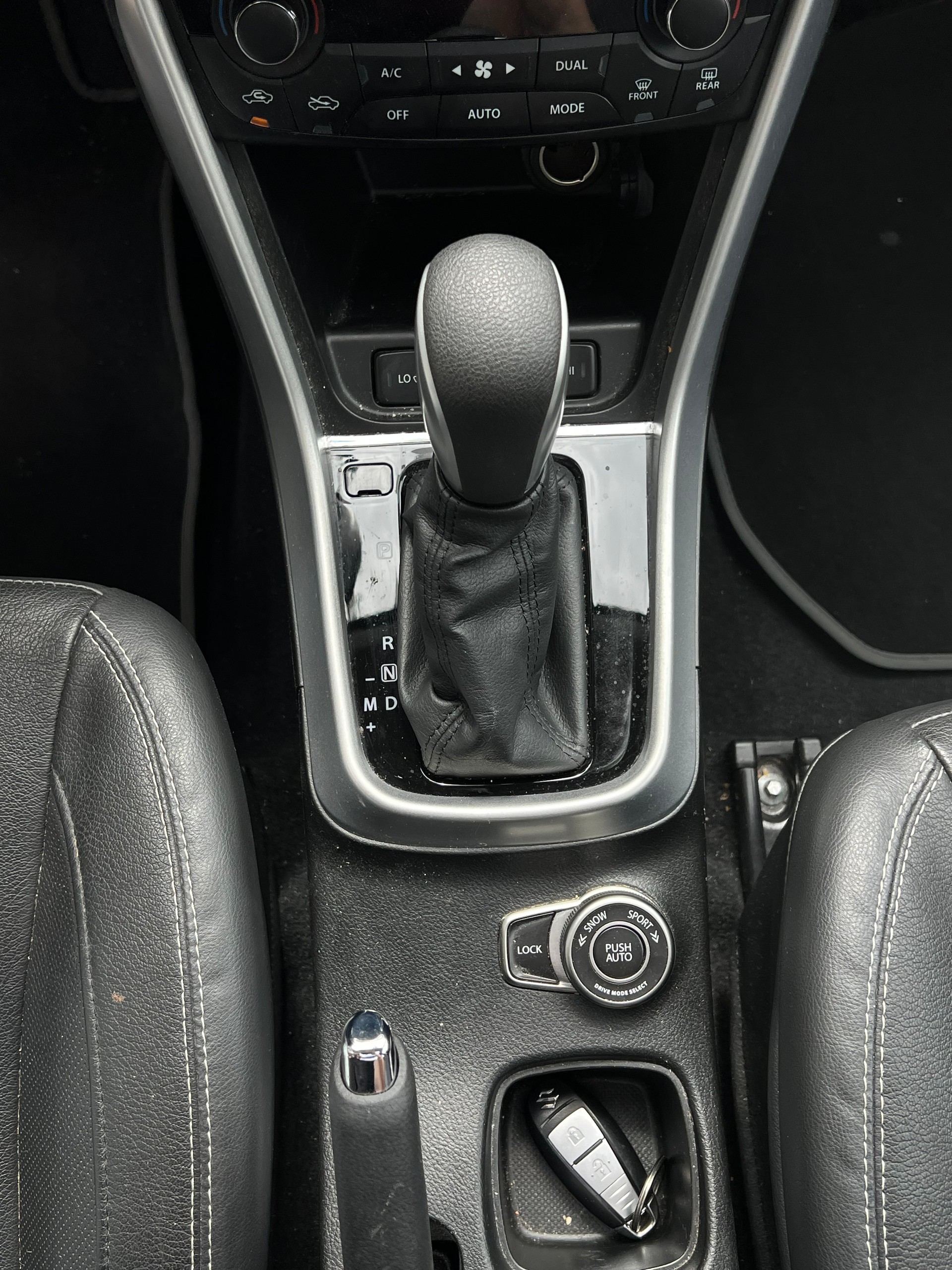 SUZUKI SX4 S-Cross 1.6 TD PizSulai Top 4WD TCSS-image-14