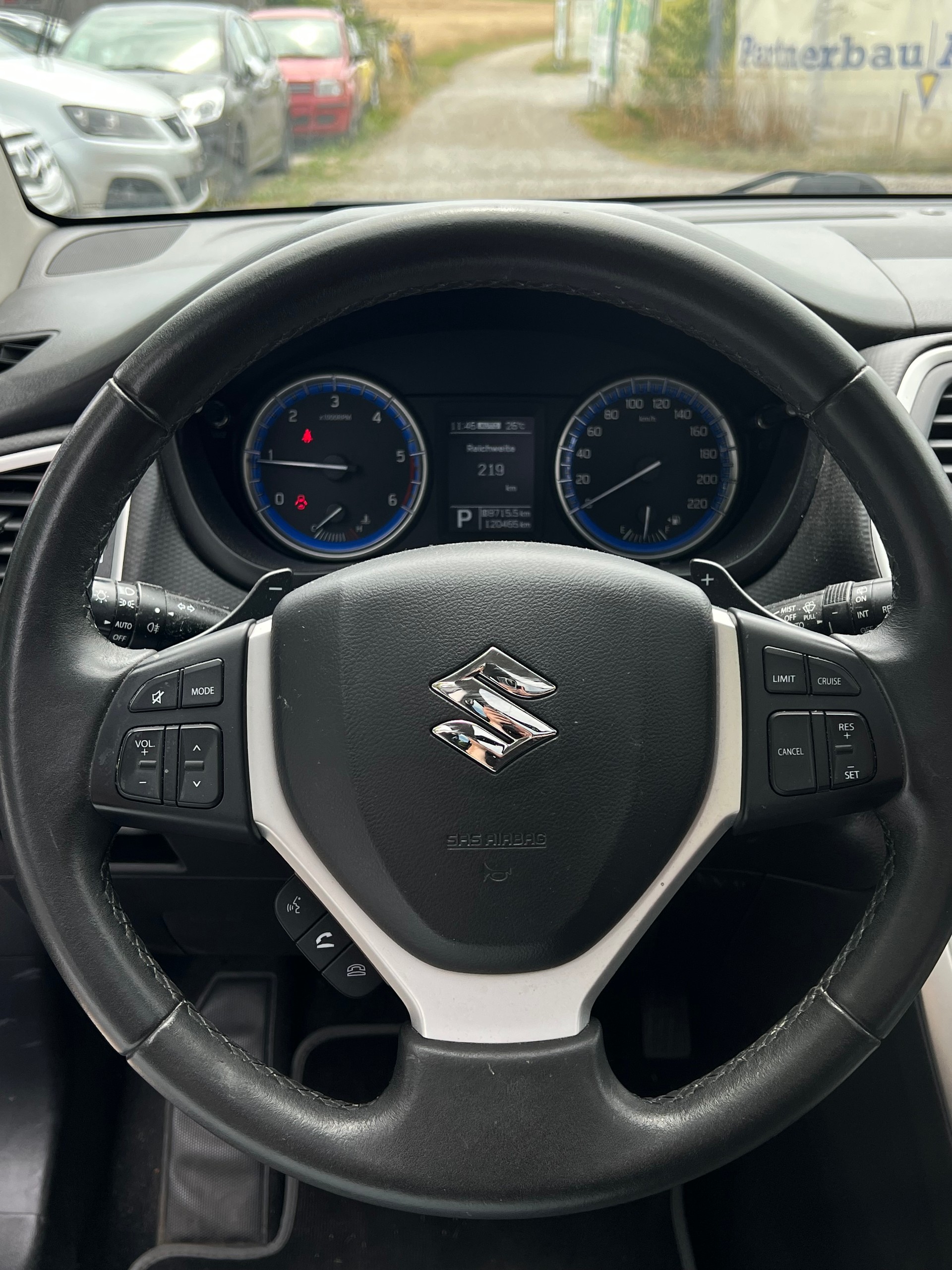 SUZUKI SX4 S-Cross 1.6 TD PizSulai Top 4WD TCSS-image-12