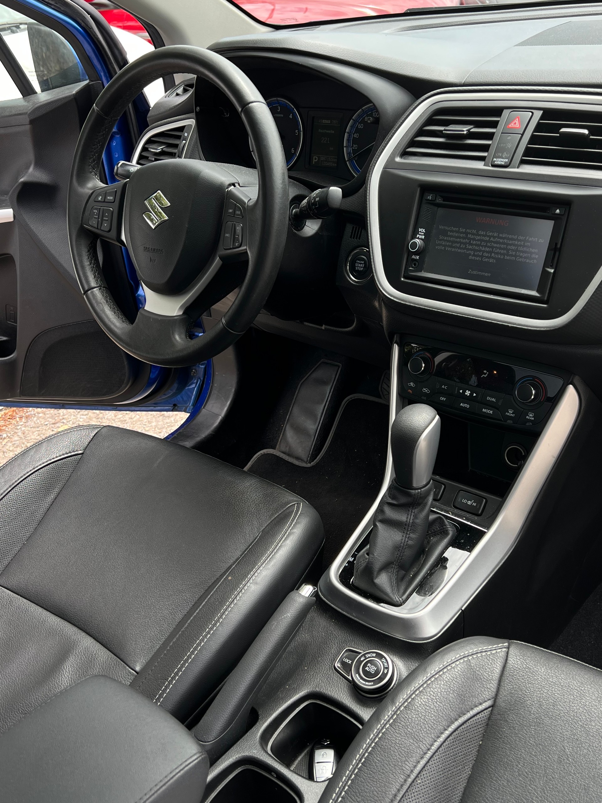 SUZUKI SX4 S-Cross 1.6 TD PizSulai Top 4WD TCSS-image-10