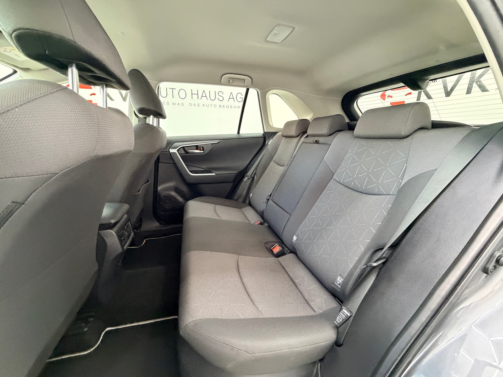 TOYOTA RAV-4 2.5 HSD Trend e-CVT 4WD | Garantie bis 15 Jahre | 8-fach Komplettradsatz |-image-13