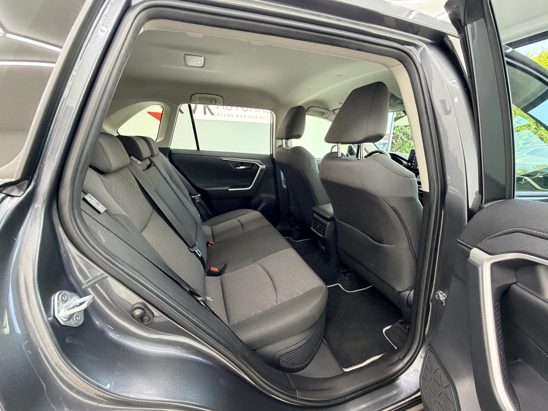 TOYOTA RAV-4 2.5 HSD Trend e-CVT 4WD | Garantie bis 15 Jahre | 8-fach Komplettradsatz |-image-14