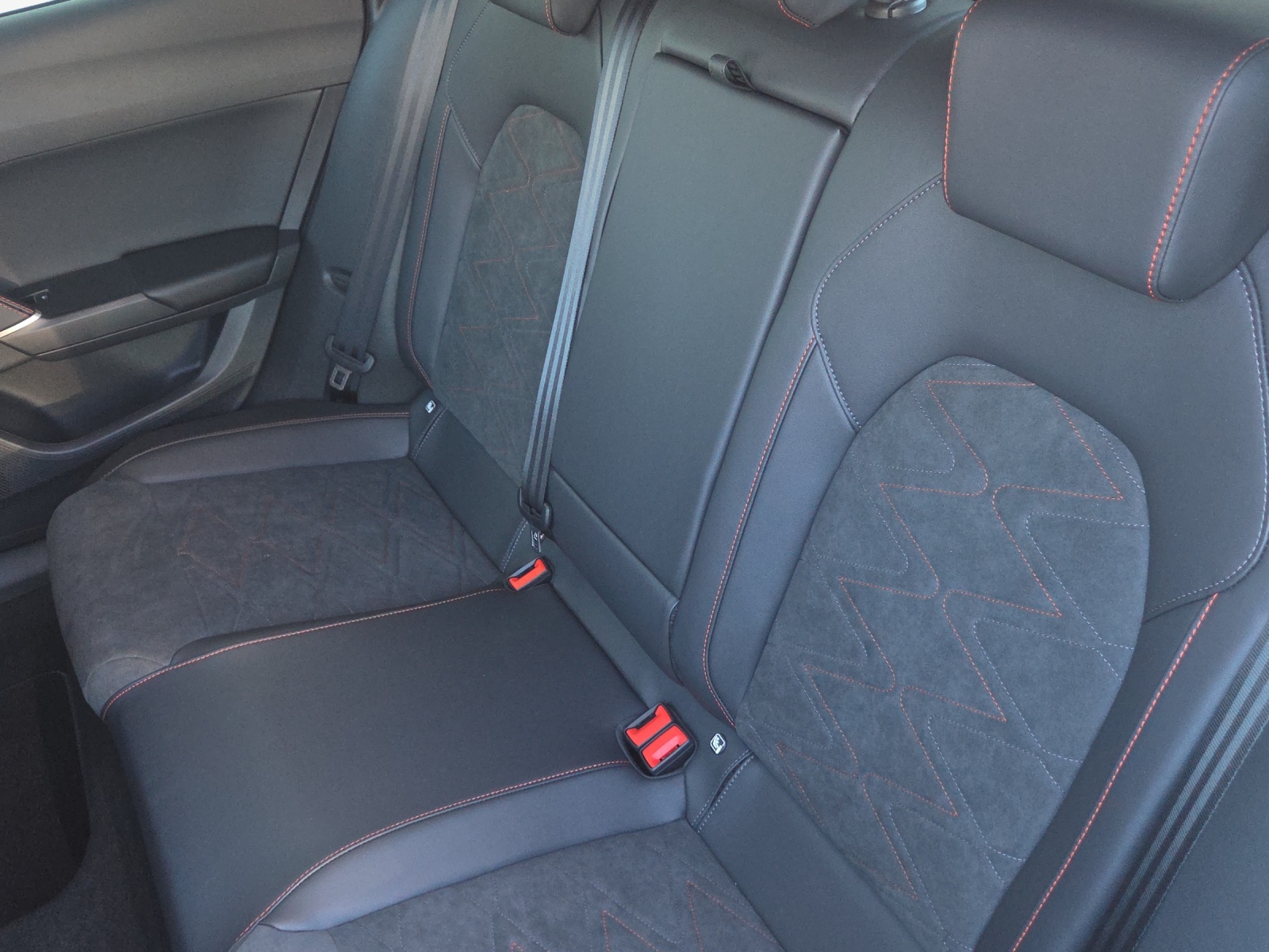 SEAT Leon 1.5 eTSI mHEV DSG Move FR-image-11