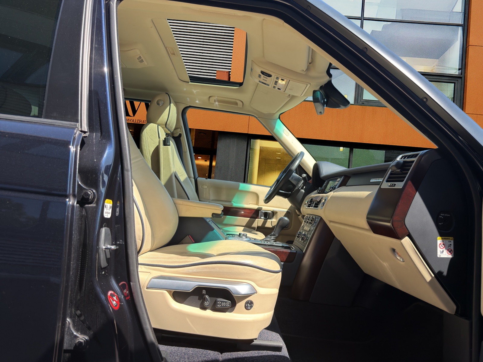 LAND ROVER Range Rover 3.6 TDV8 HSE-image-17