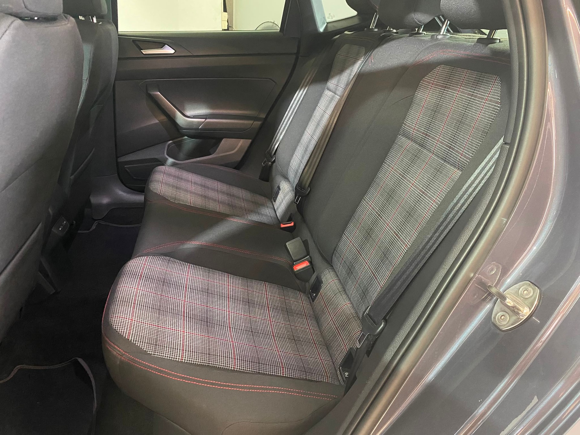 VW Polo 2.0 TSI GTI DSG-image-7
