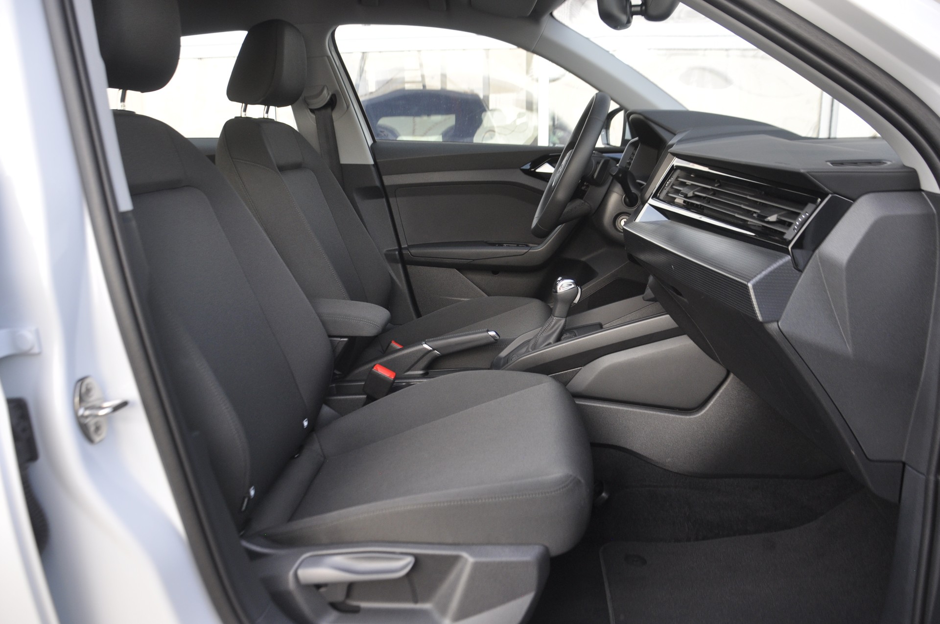 AUDI A1 Sportback 30 TFSI S-tronic-image-8