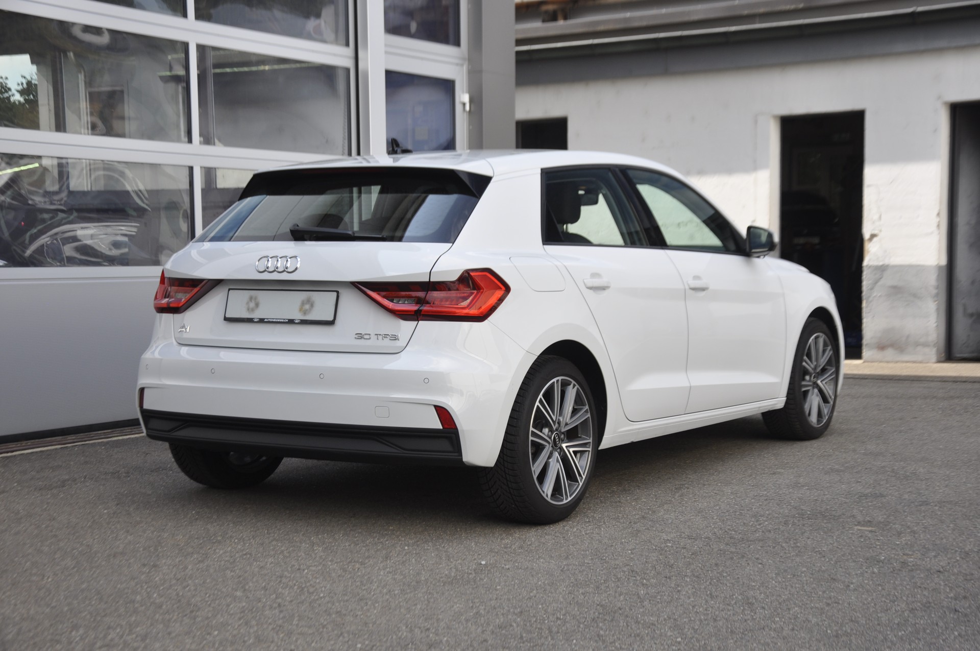 AUDI A1 Sportback 30 TFSI S-tronic-image-2