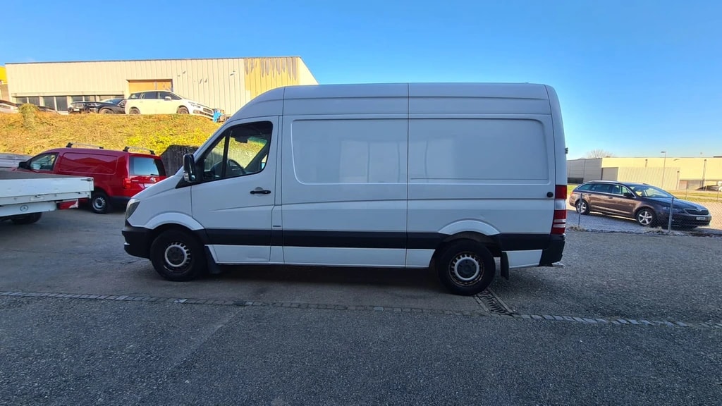 MERCEDES-BENZ Sprinter 316 CDI Standard ** Hochdach ** 3-Plätzer ** Werkstatt-Einrichtung ** Anh-Kupplung 3500.kg **-image-3