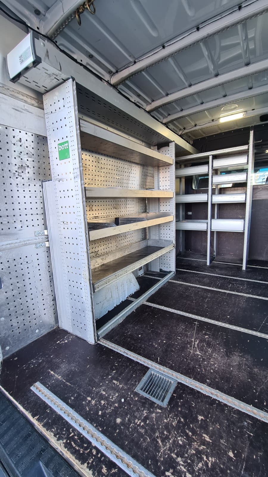 MERCEDES-BENZ Sprinter 316 CDI Standard ** Hochdach ** 3-Plätzer ** Werkstatt-Einrichtung ** Anh-Kupplung 3500.kg **-image-8