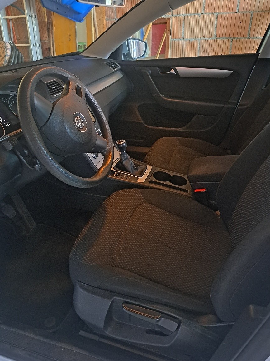 VW 2.0 TDI 140 BlueMT Highl. 4m-image-3